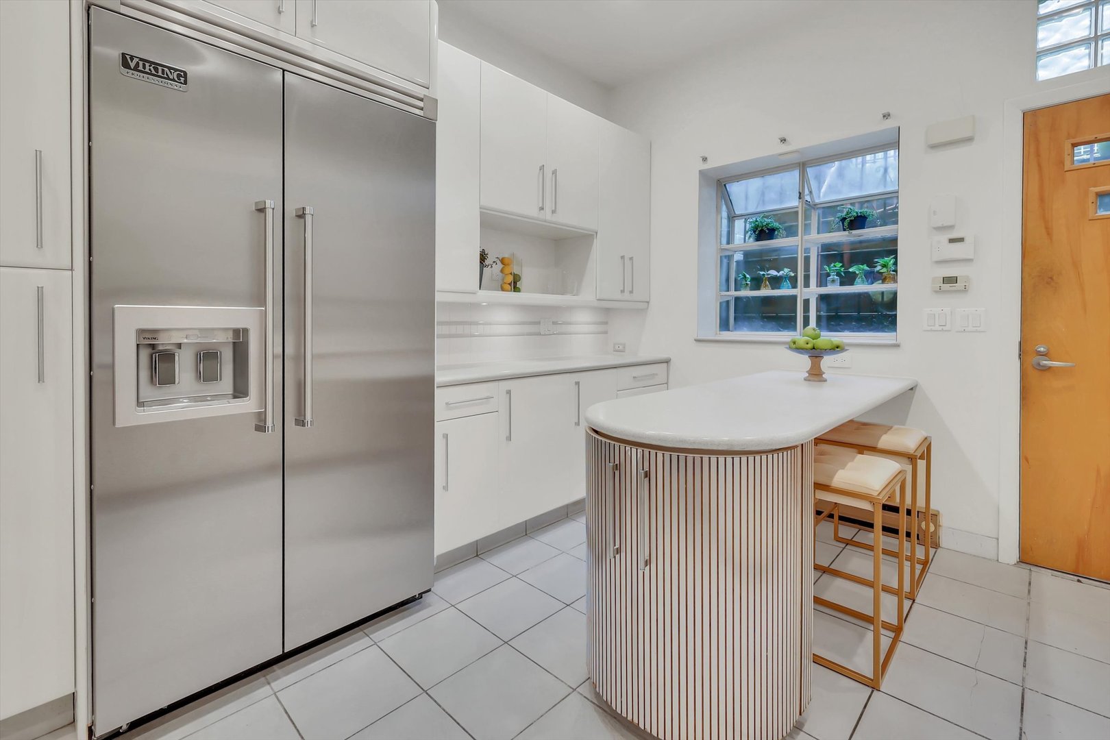 1034 N La Salle Drive