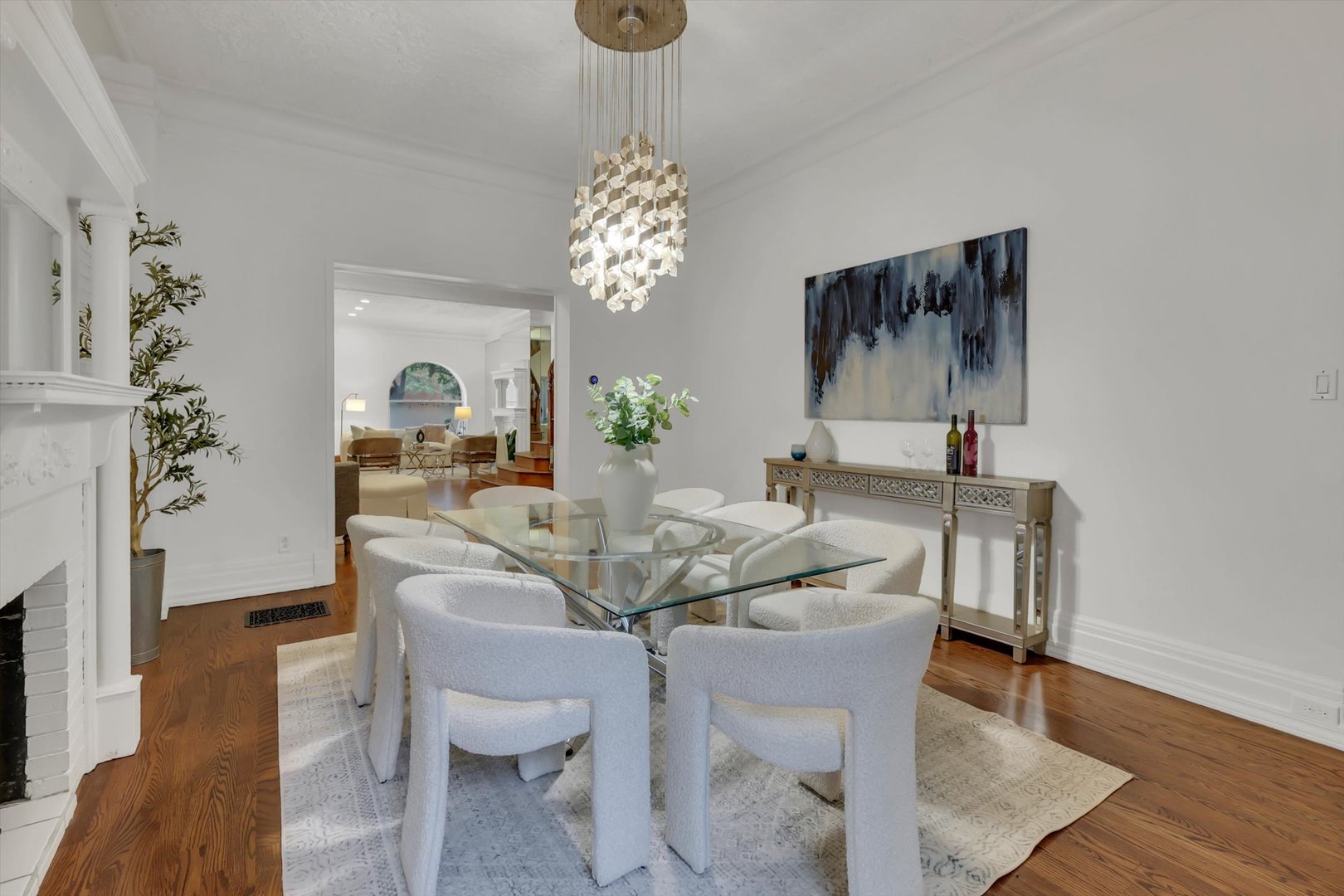 1034 N La Salle Drive