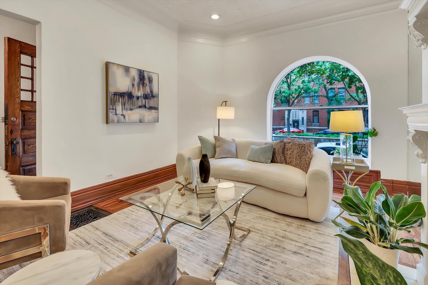 1034 N La Salle Drive