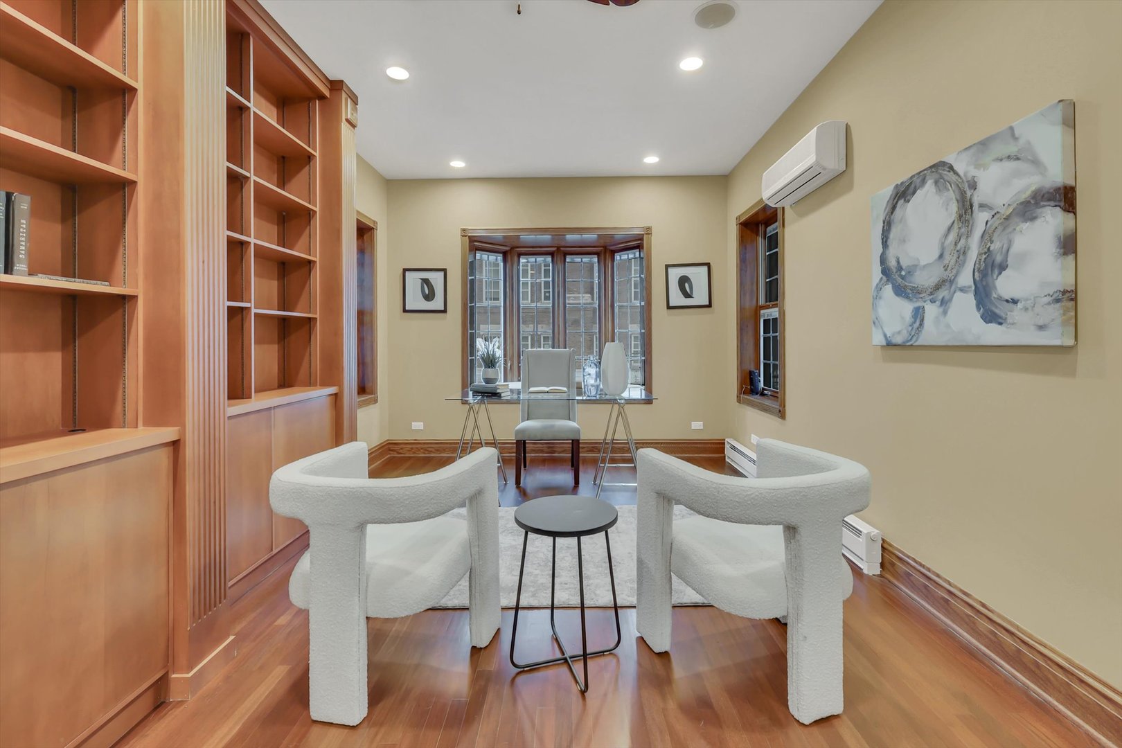 1034 N La Salle Drive