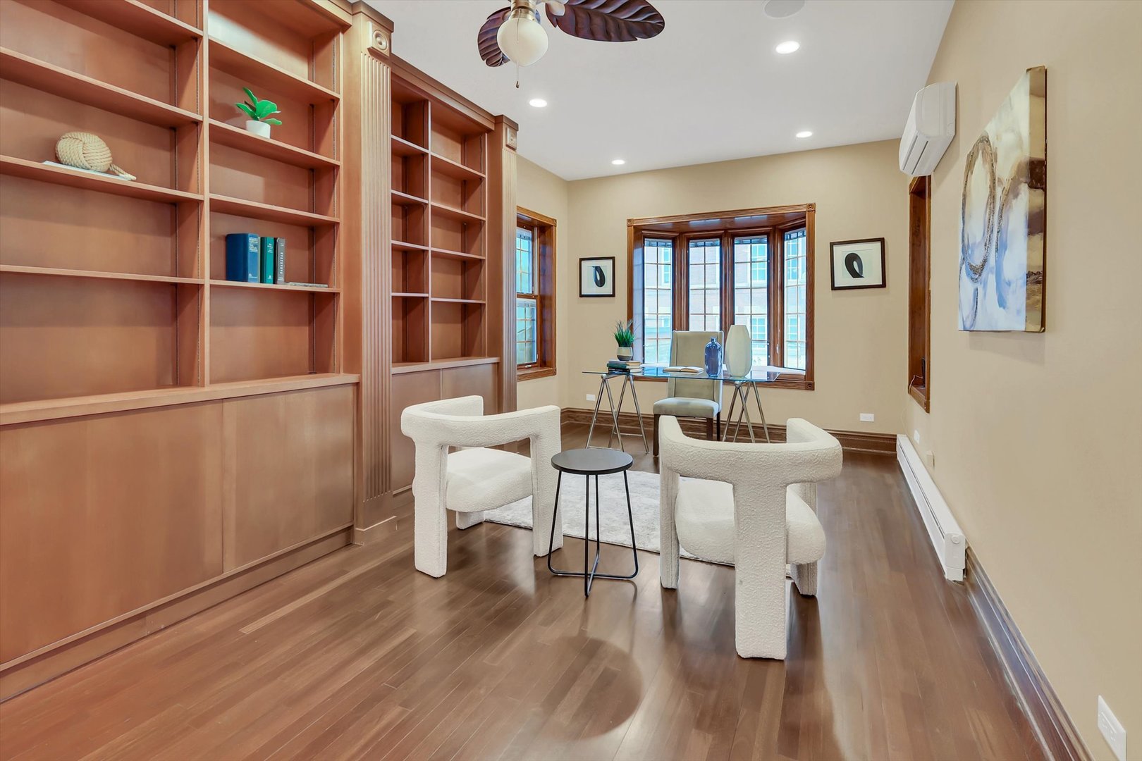 1034 N La Salle Drive