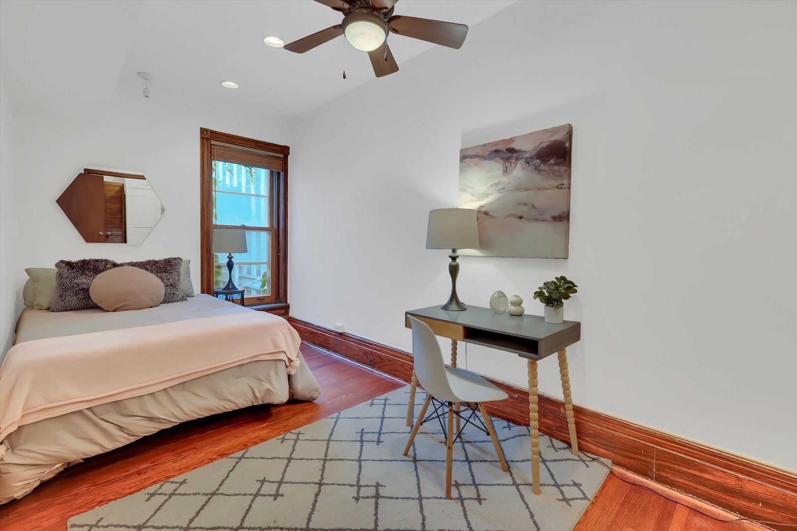 1034 N La Salle Drive