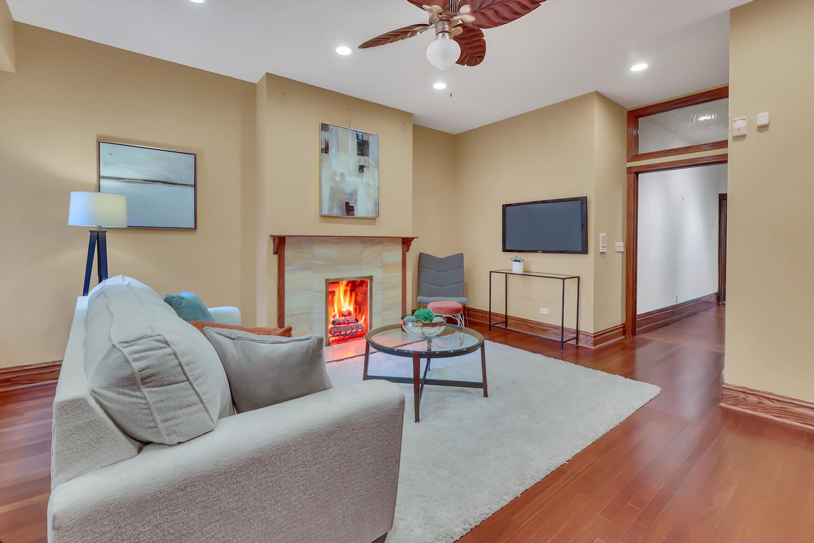 1034 N La Salle Drive