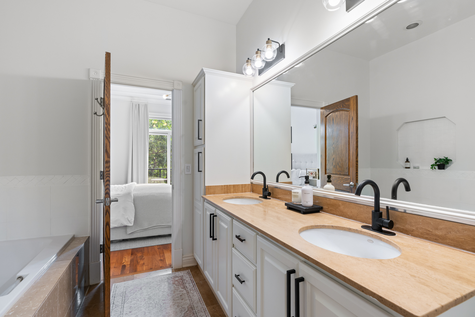 2507 N Halsted Street Unit: 4