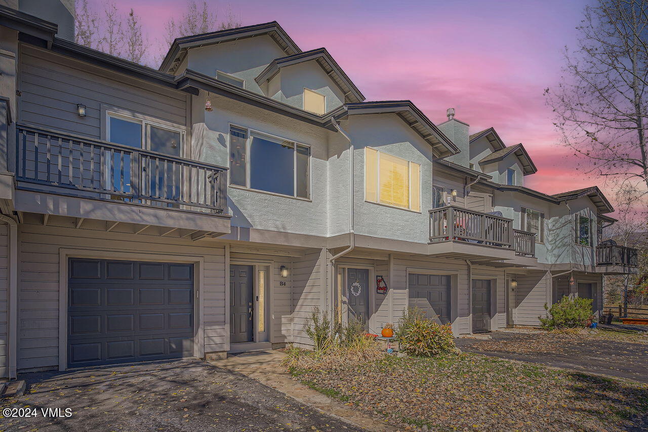 1045 Edwards Village Boulevard Unit: B4