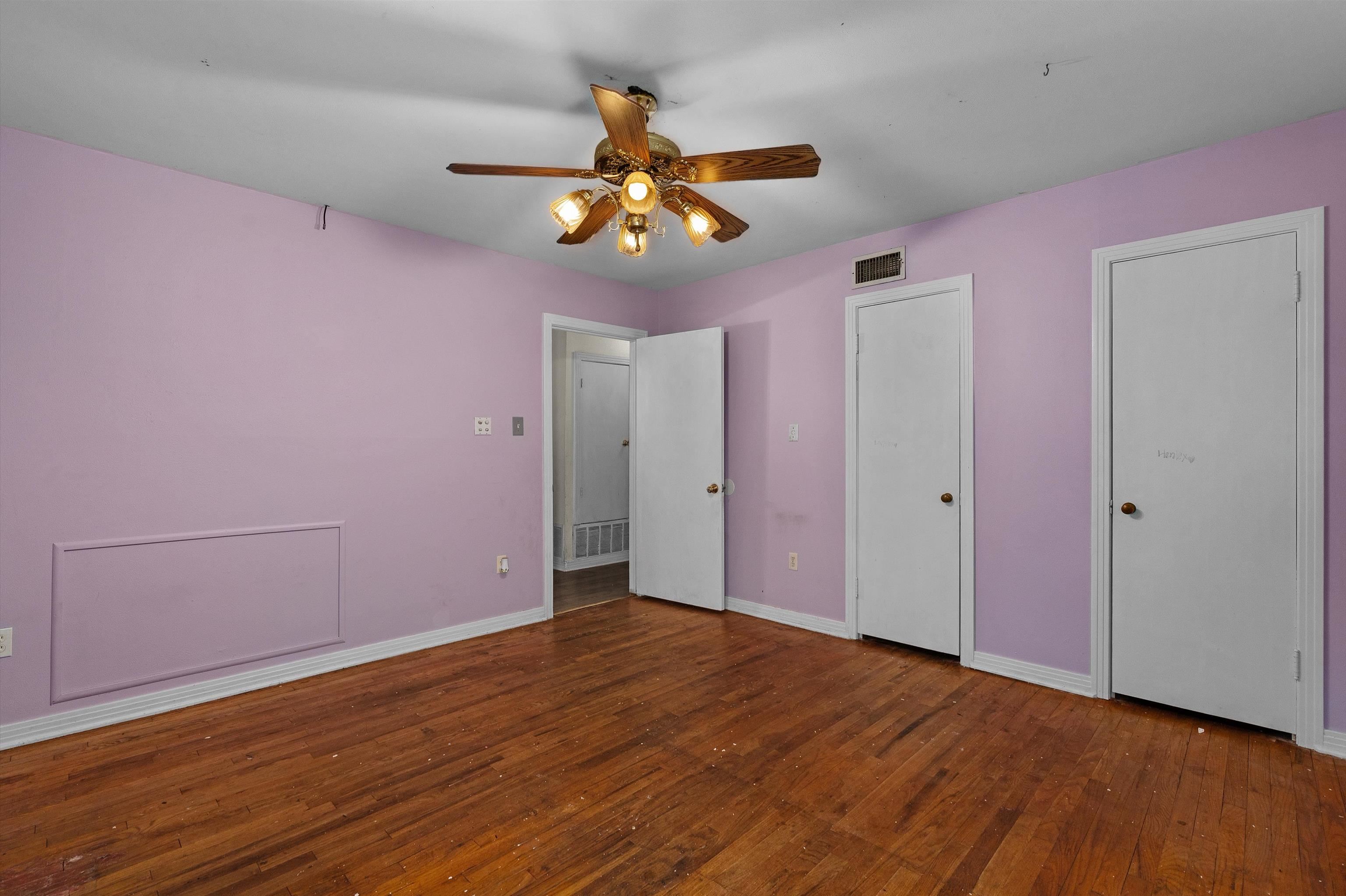 304 E Woodland Rd