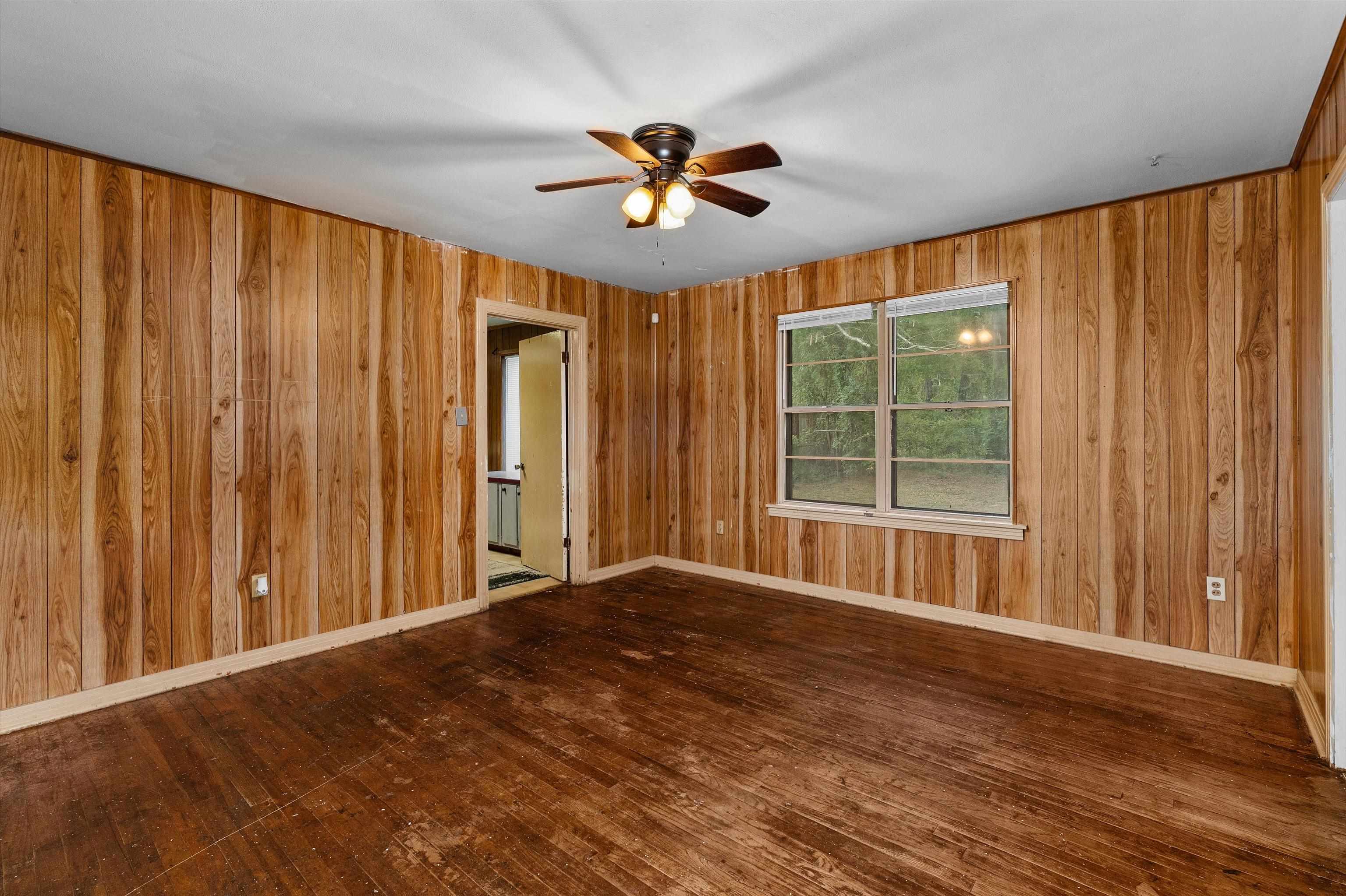 304 E Woodland Rd