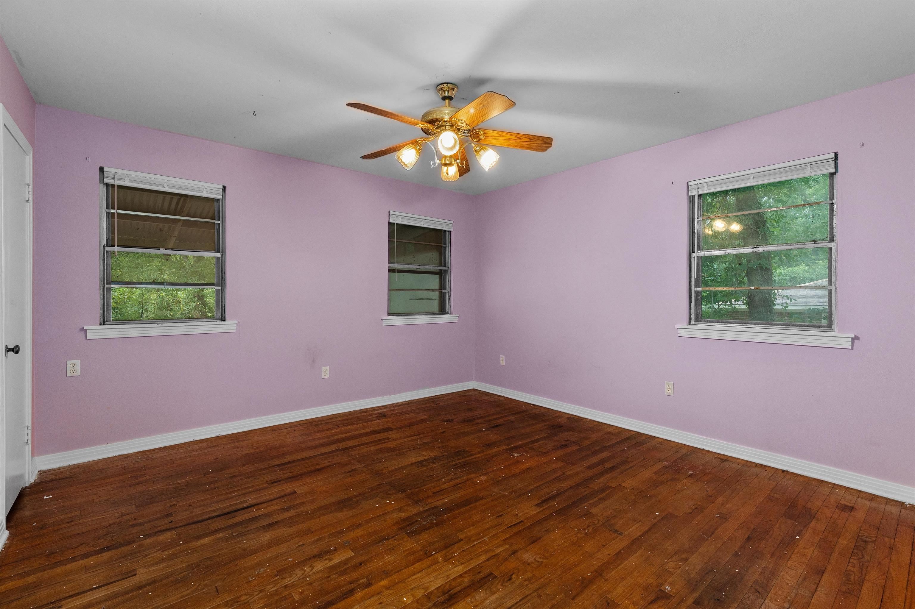 304 E Woodland Rd
