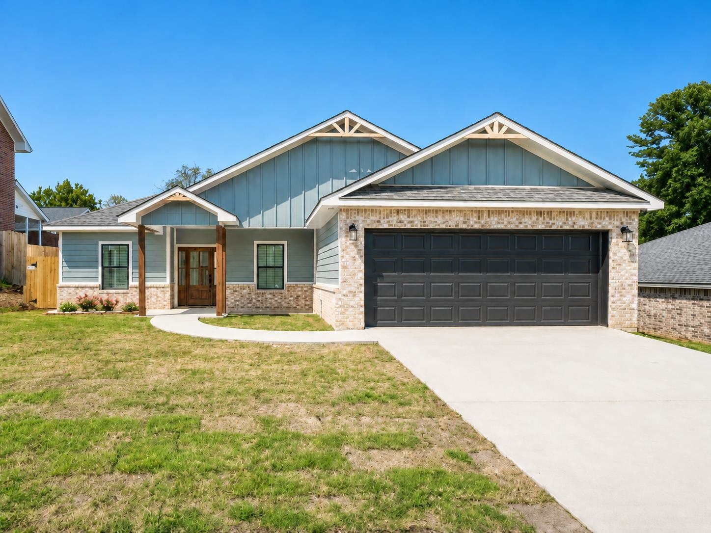 703 Bluebonnet Ln