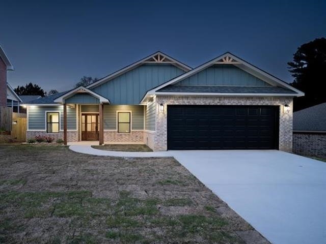 703 Bluebonnet Ln