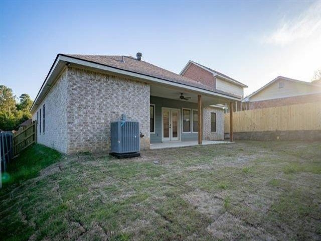 703 Bluebonnet Ln