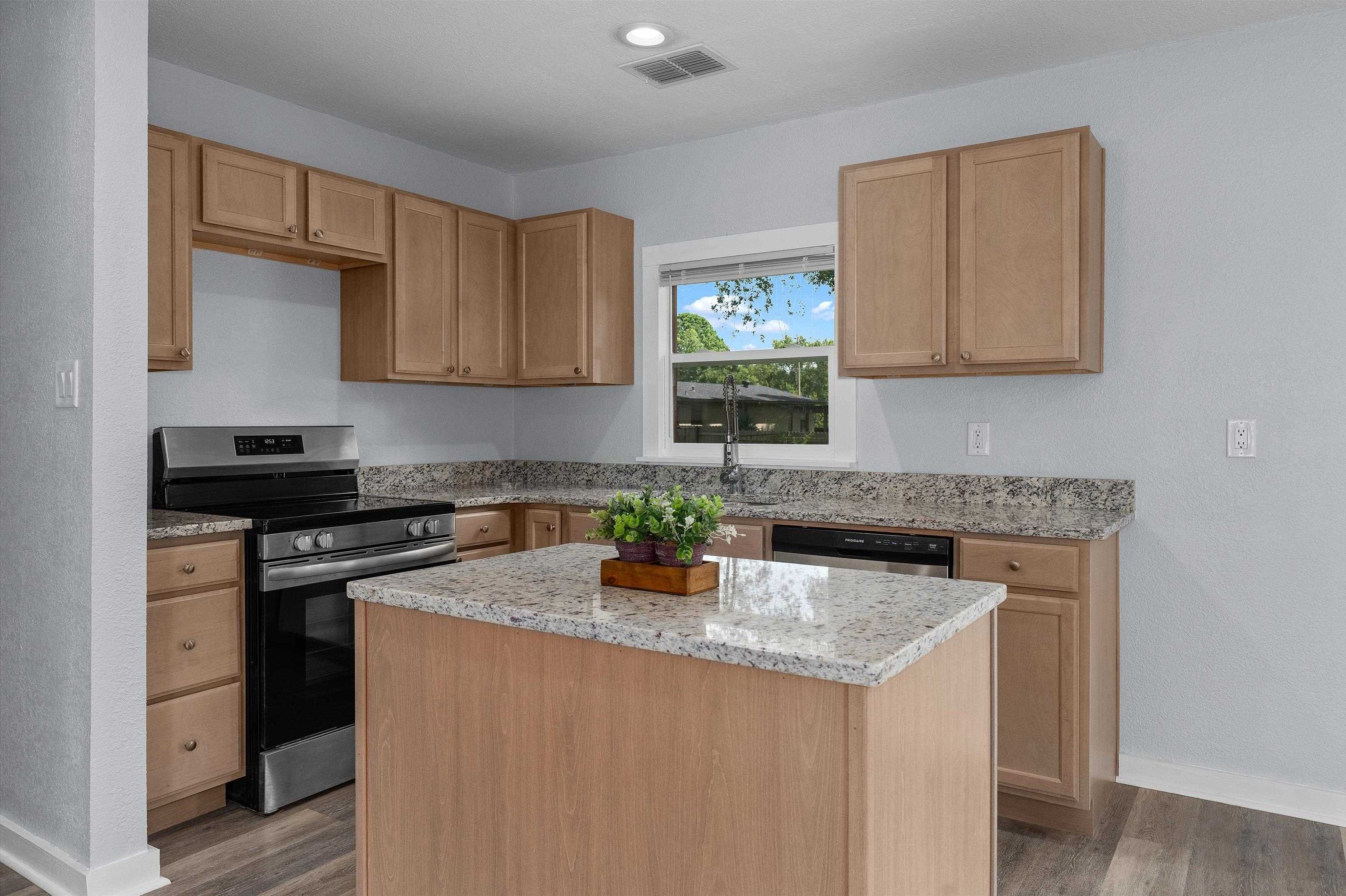 218 Benita Dr