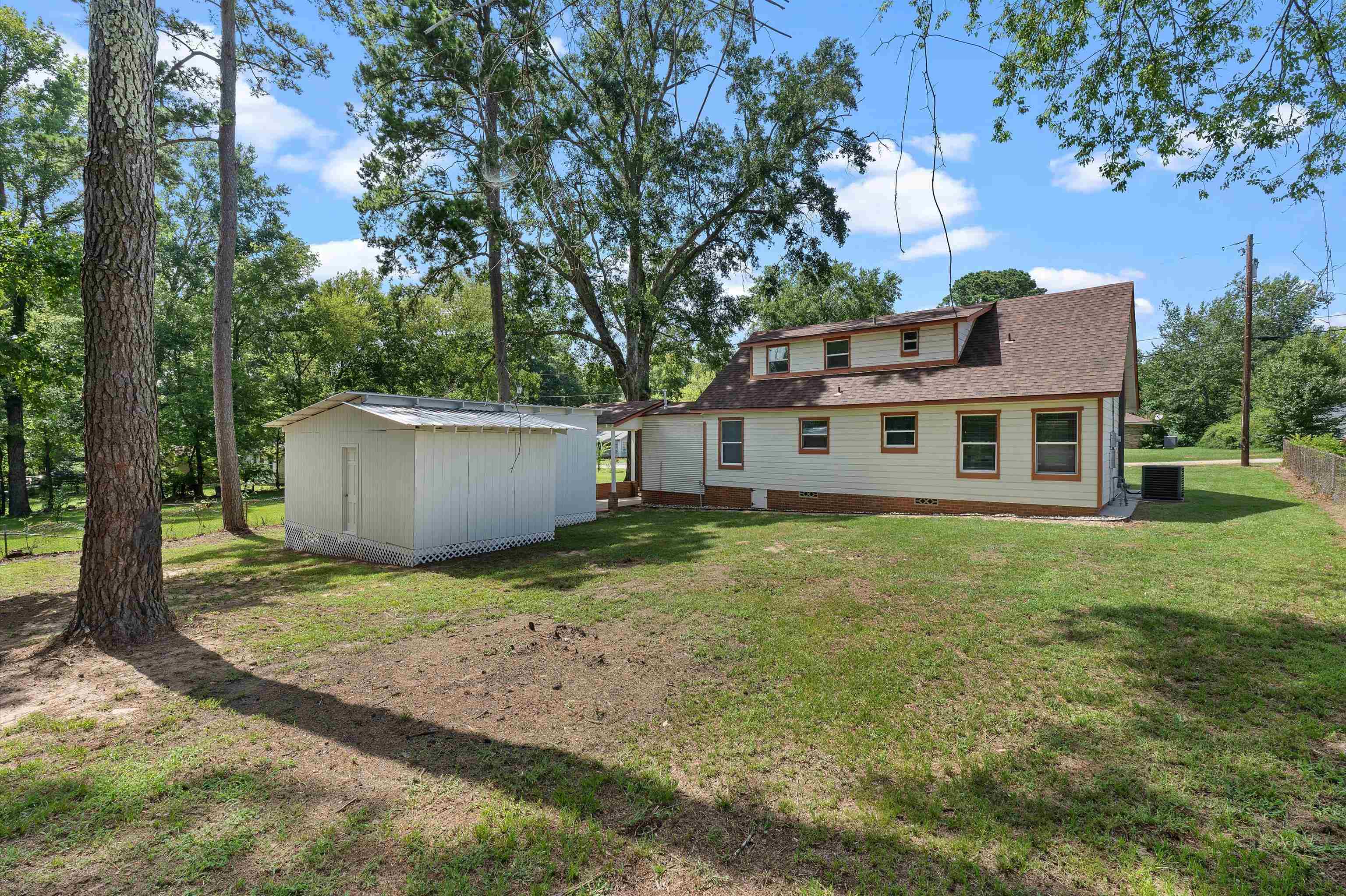 218 Benita Dr