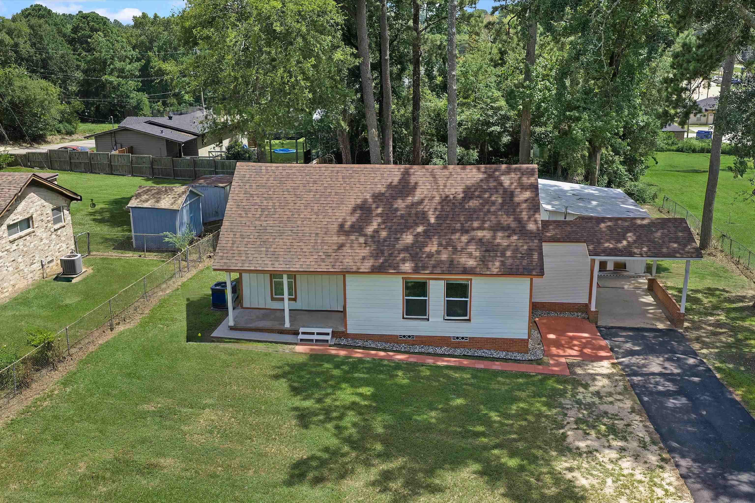 218 Benita Dr