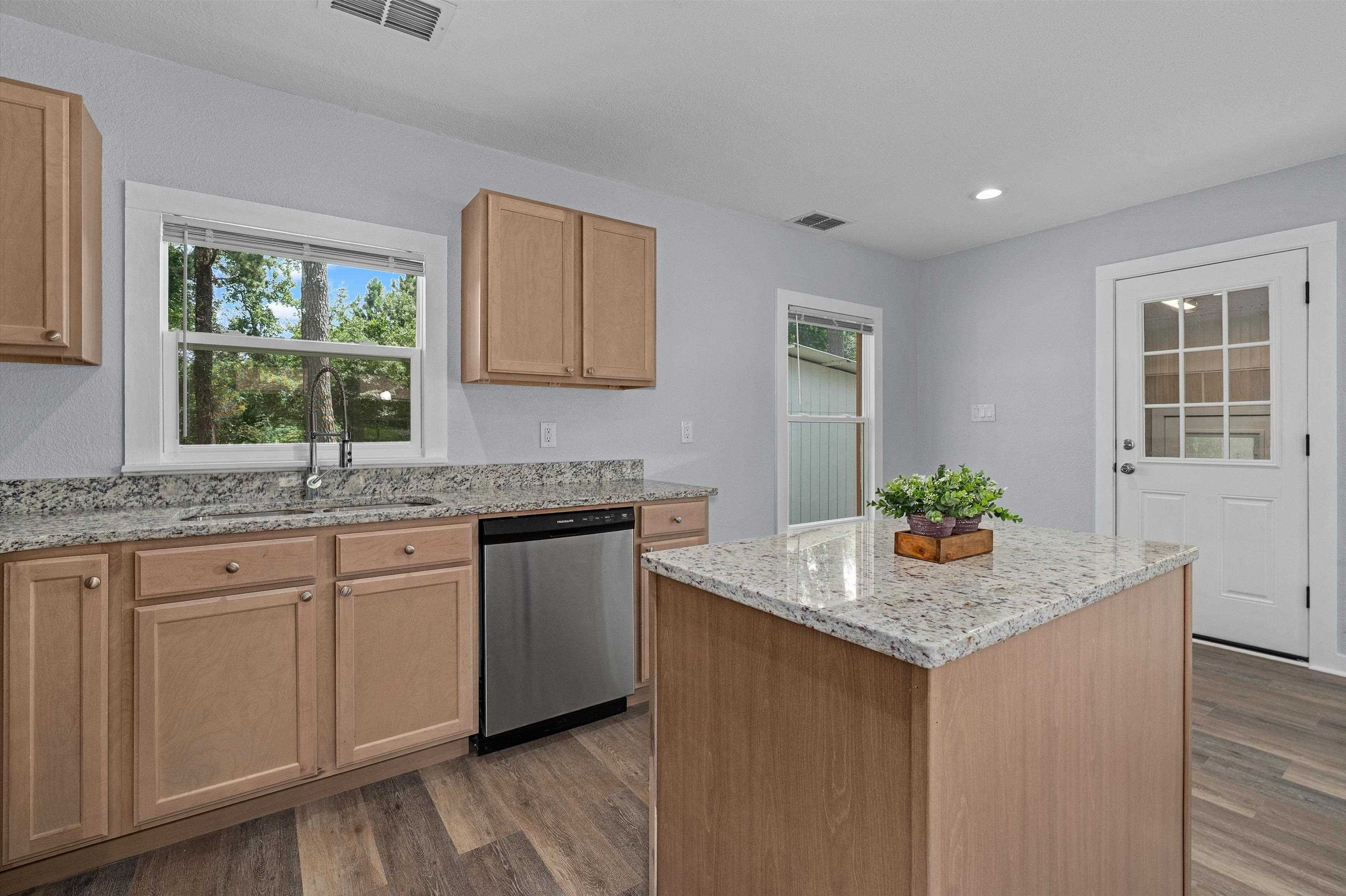 218 Benita Dr