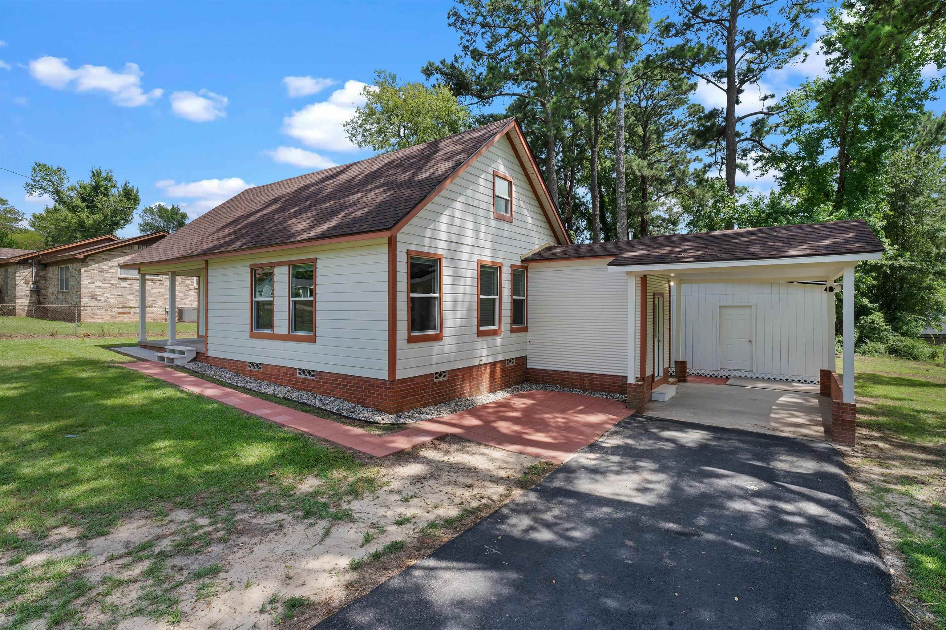 218 Benita Dr