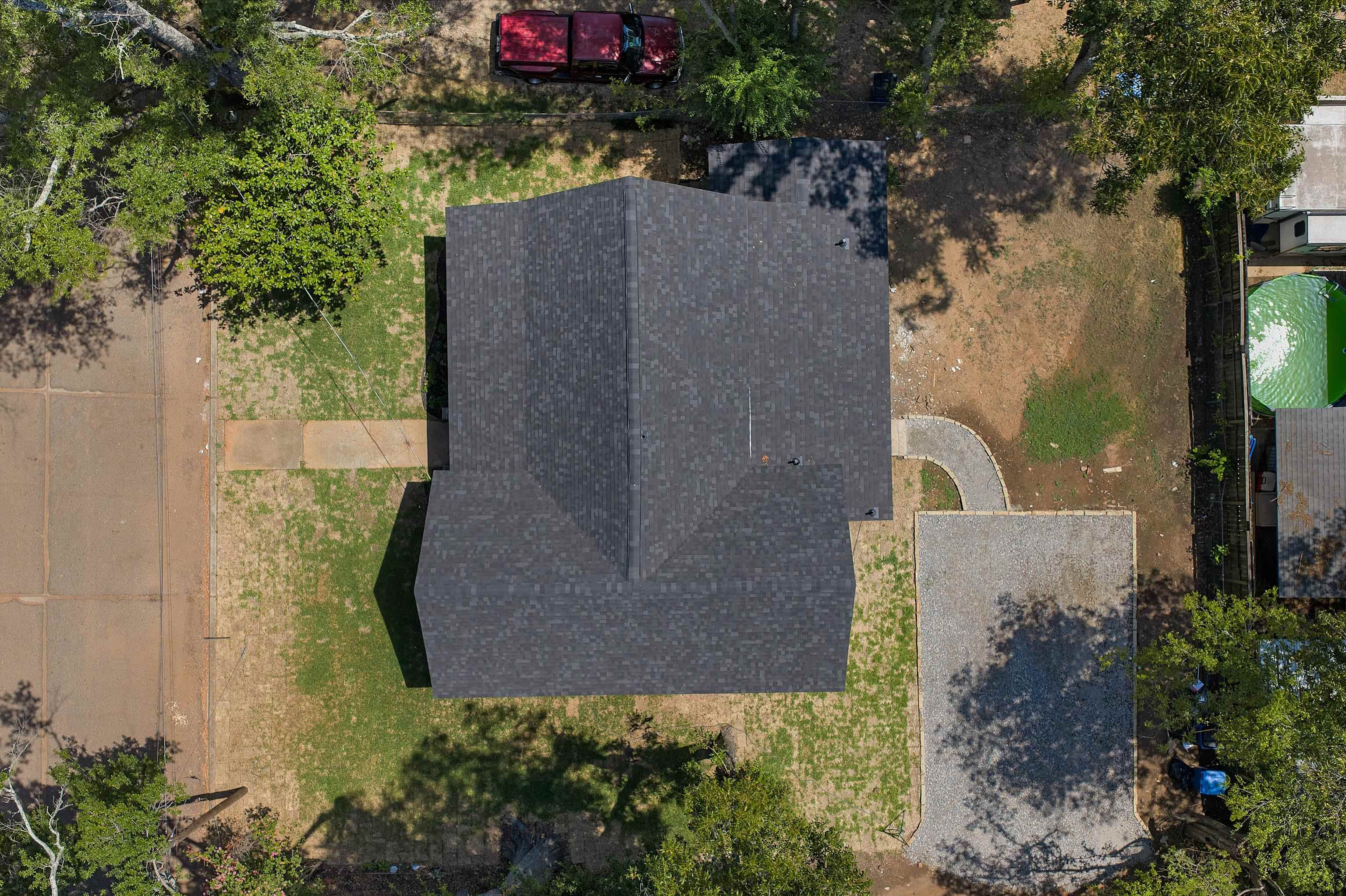 106 E Ave
