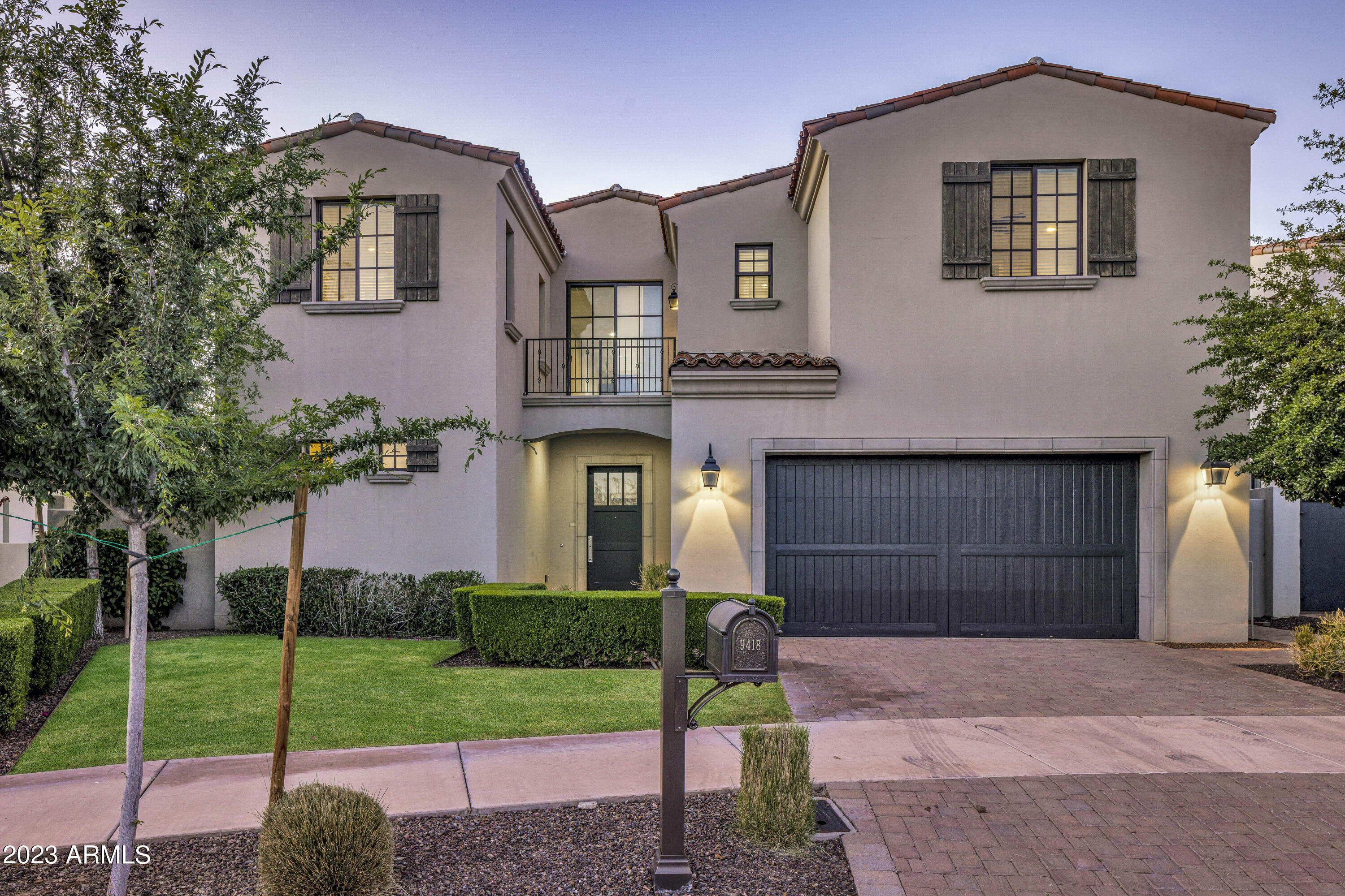 9418 E ROCKWOOD Drive
