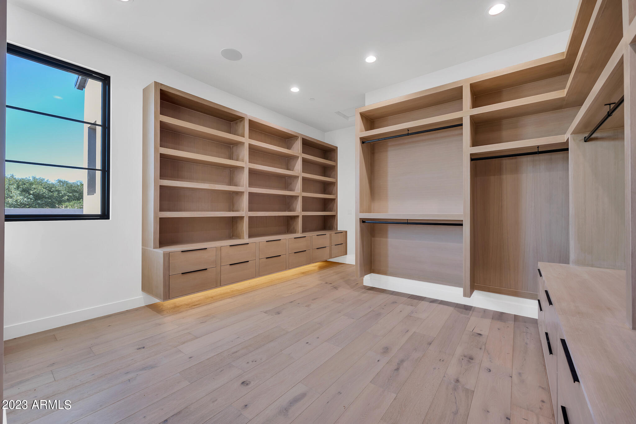 8868 E HUALAPAI Drive