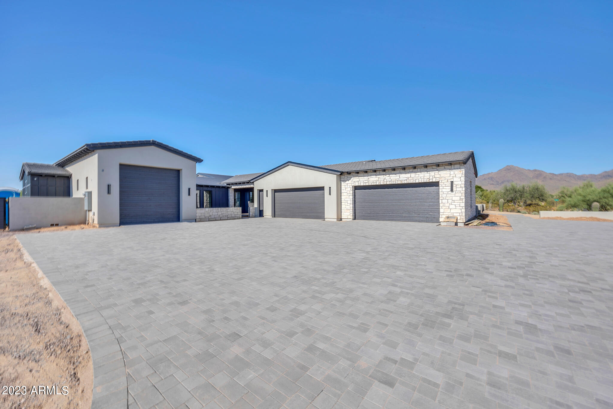 8868 E HUALAPAI Drive