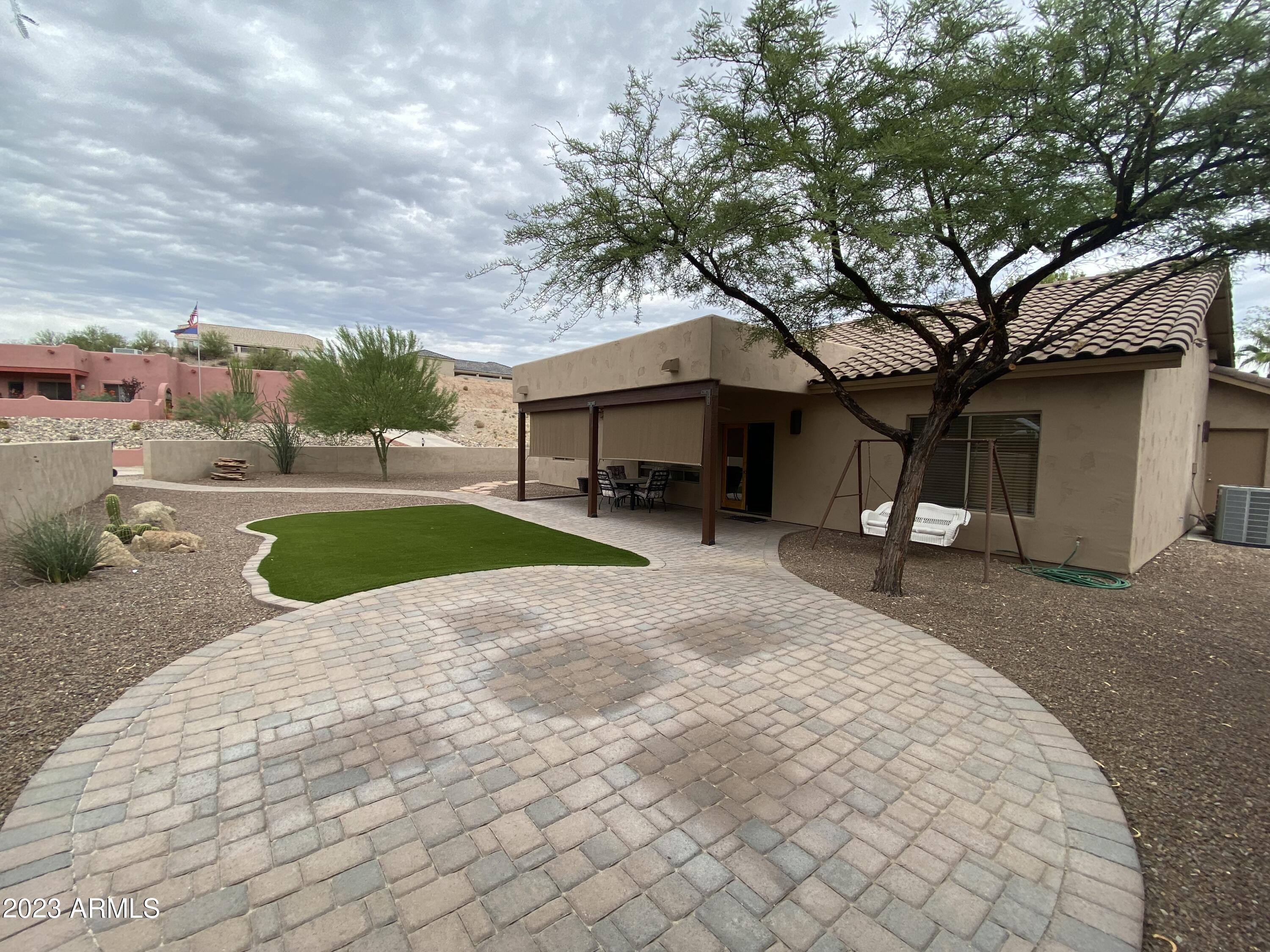 406 N Mariposa Drive