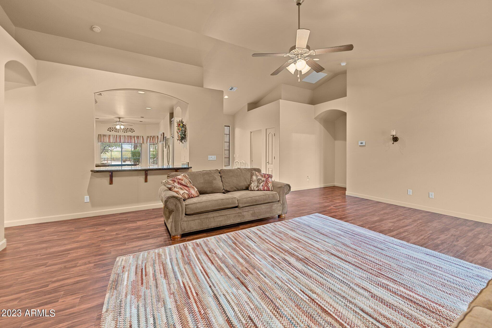 406 N Mariposa Drive