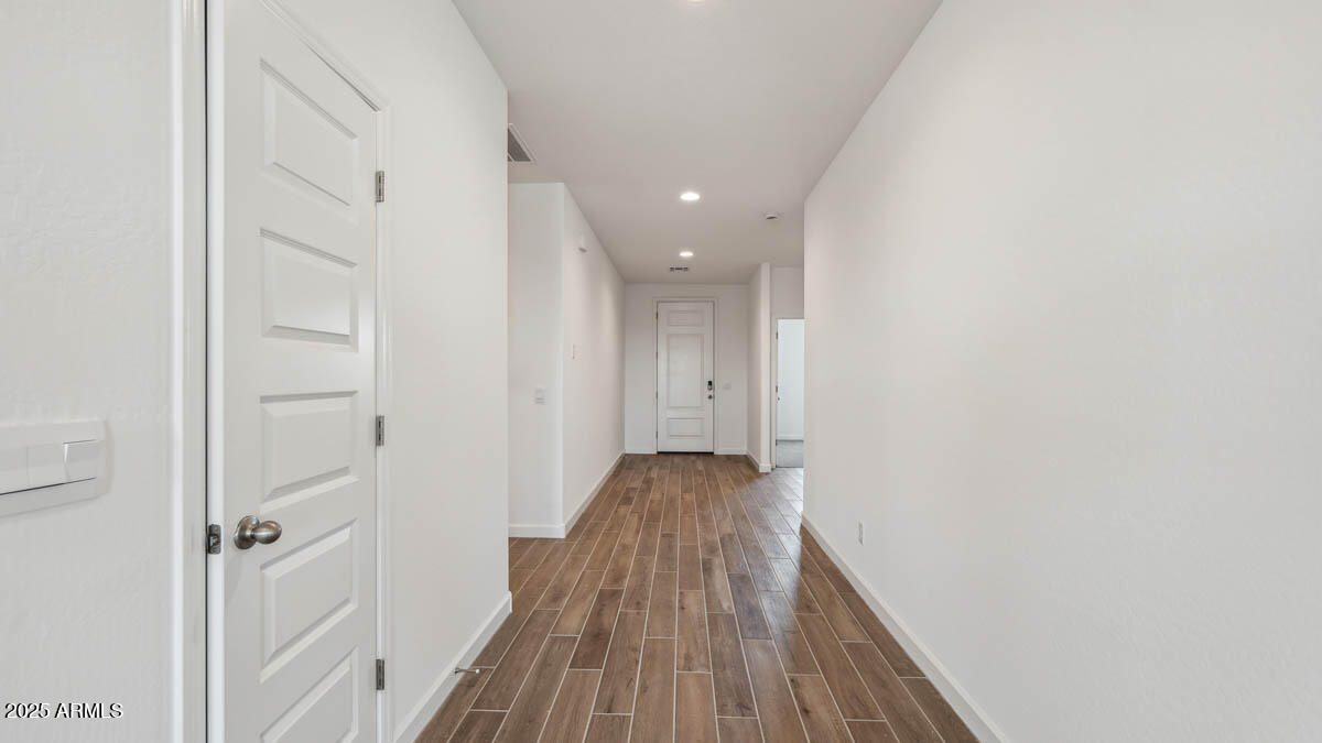 5693 E Axle Lane