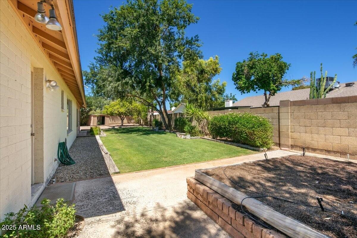 4316 E Ludlow Drive