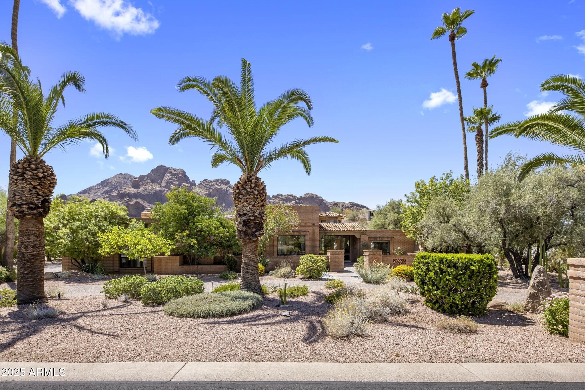 4737 E Valley Vista Lane