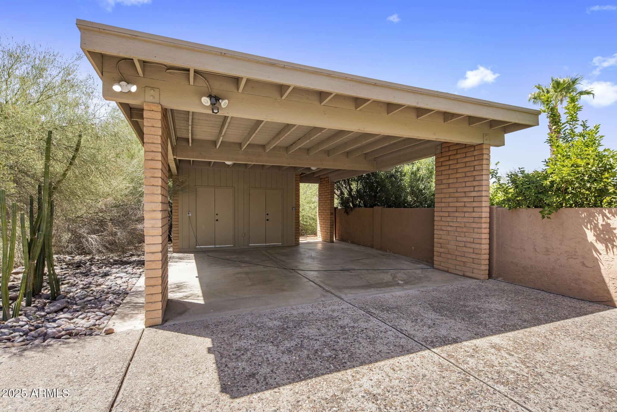4737 E Valley Vista Lane