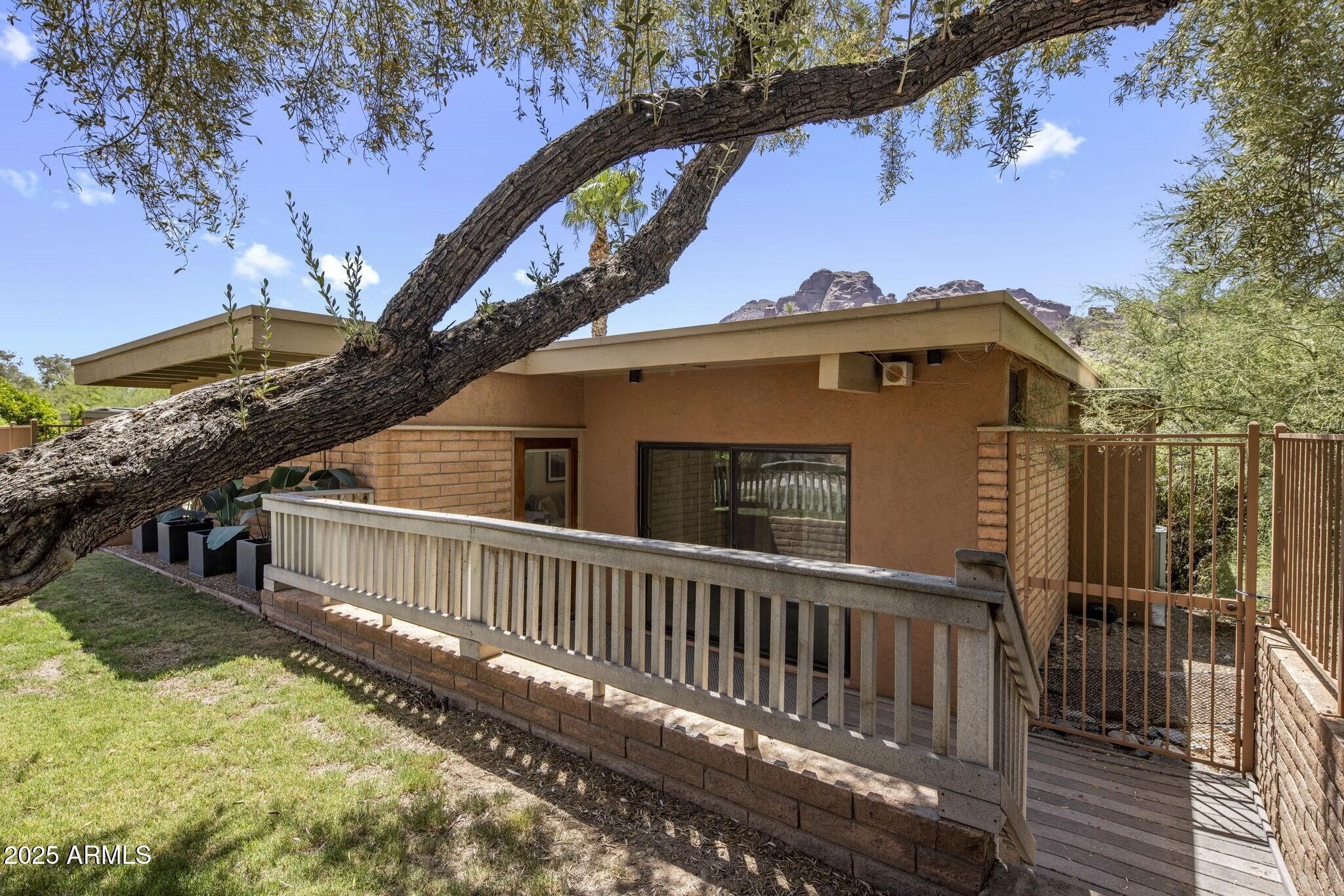 4737 E Valley Vista Lane