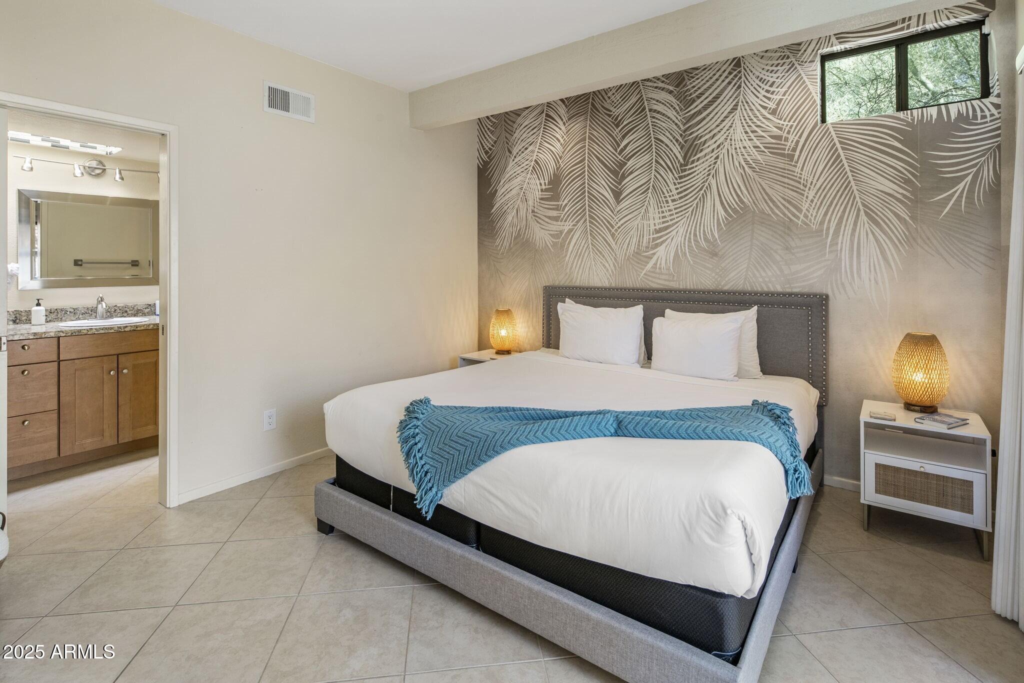 4737 E Valley Vista Lane
