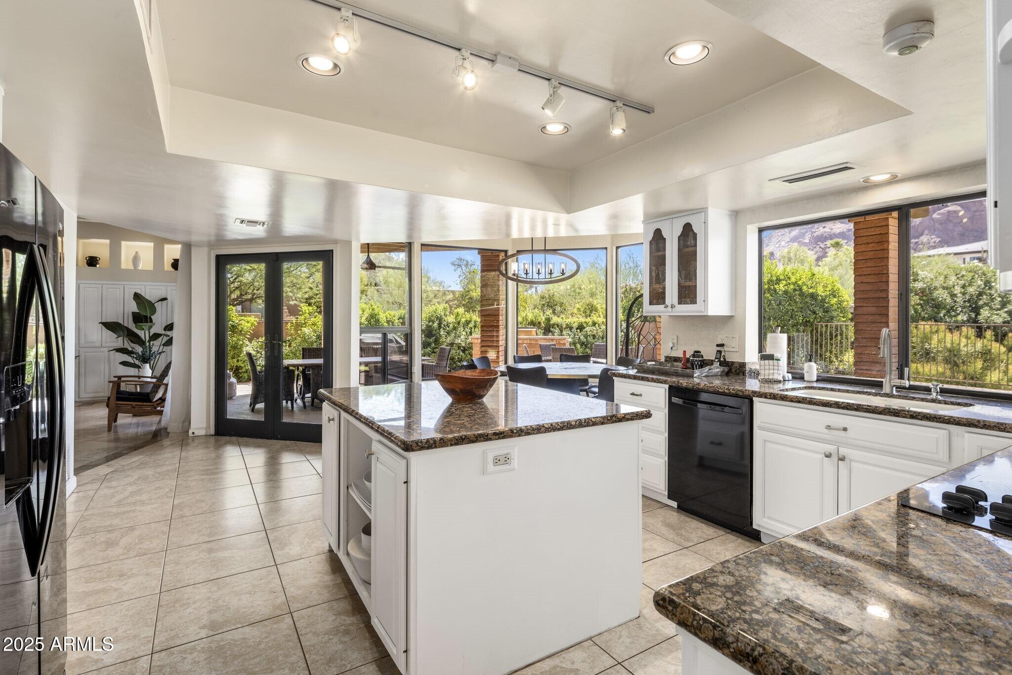 4737 E Valley Vista Lane