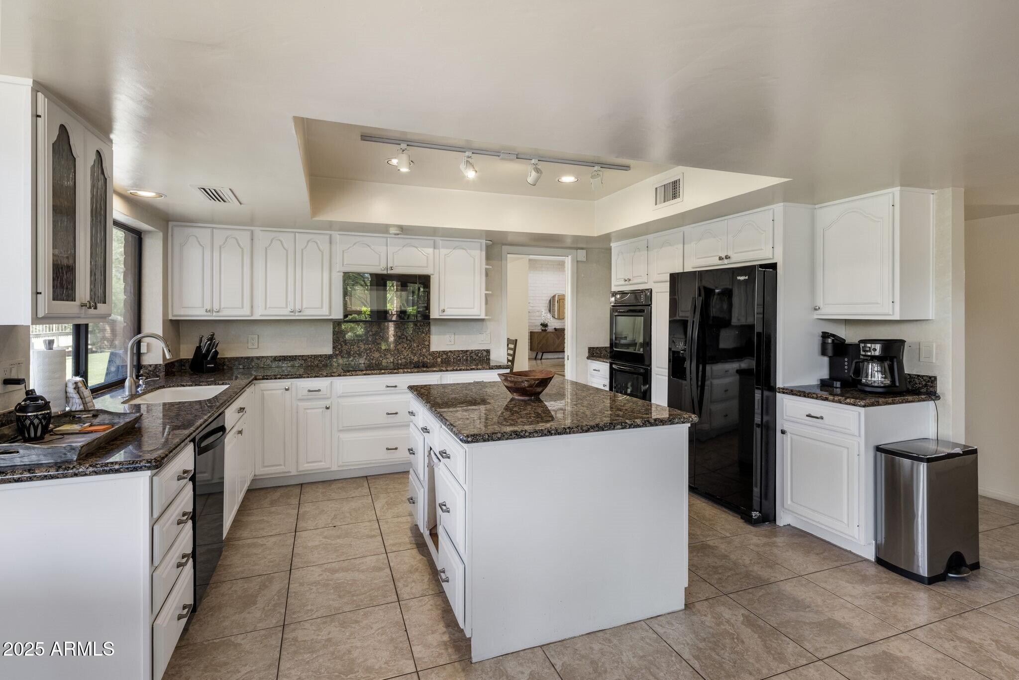 4737 E Valley Vista Lane