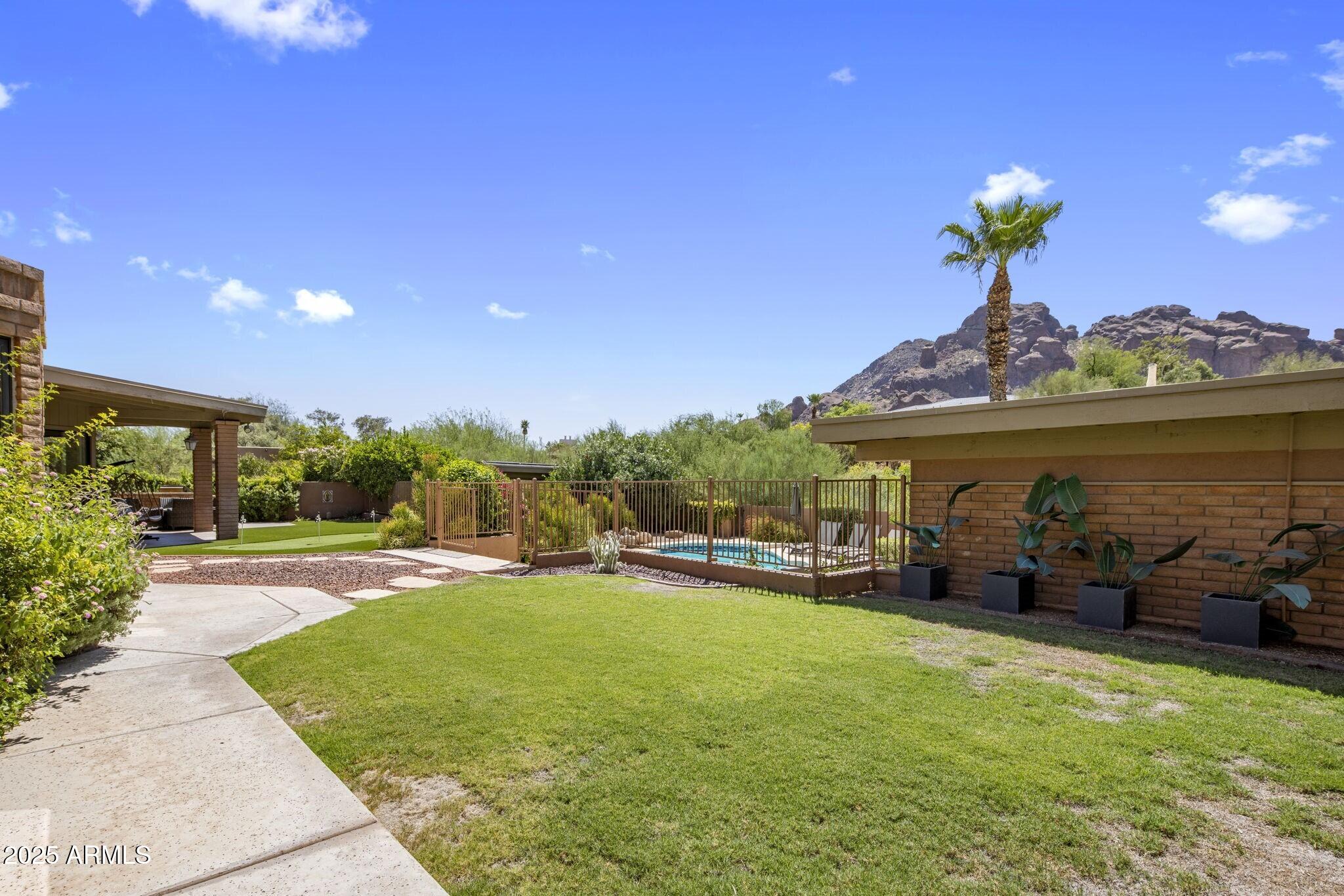 4737 E Valley Vista Lane