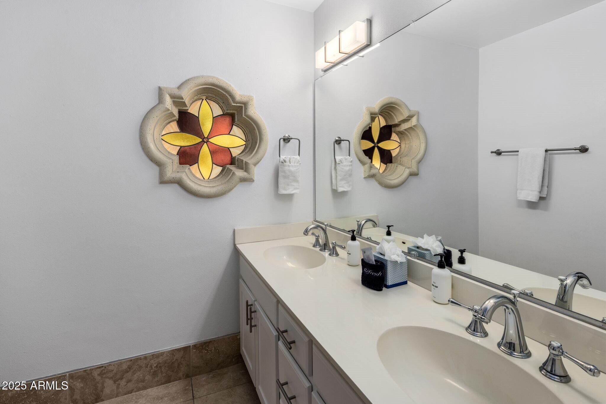 4737 E Valley Vista Lane