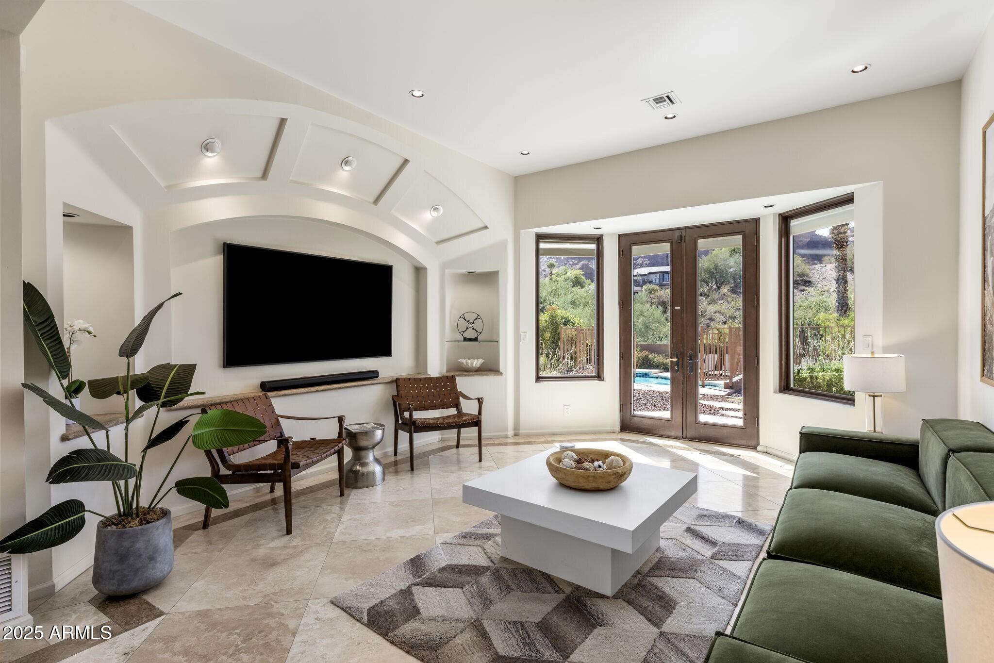 4737 E Valley Vista Lane