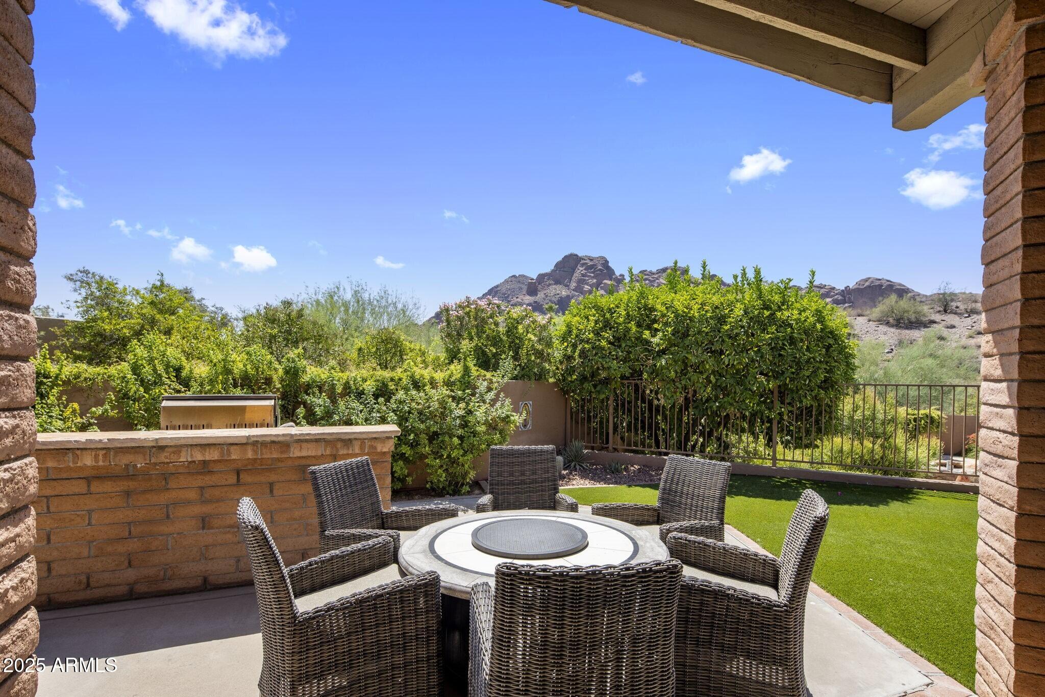 4737 E Valley Vista Lane
