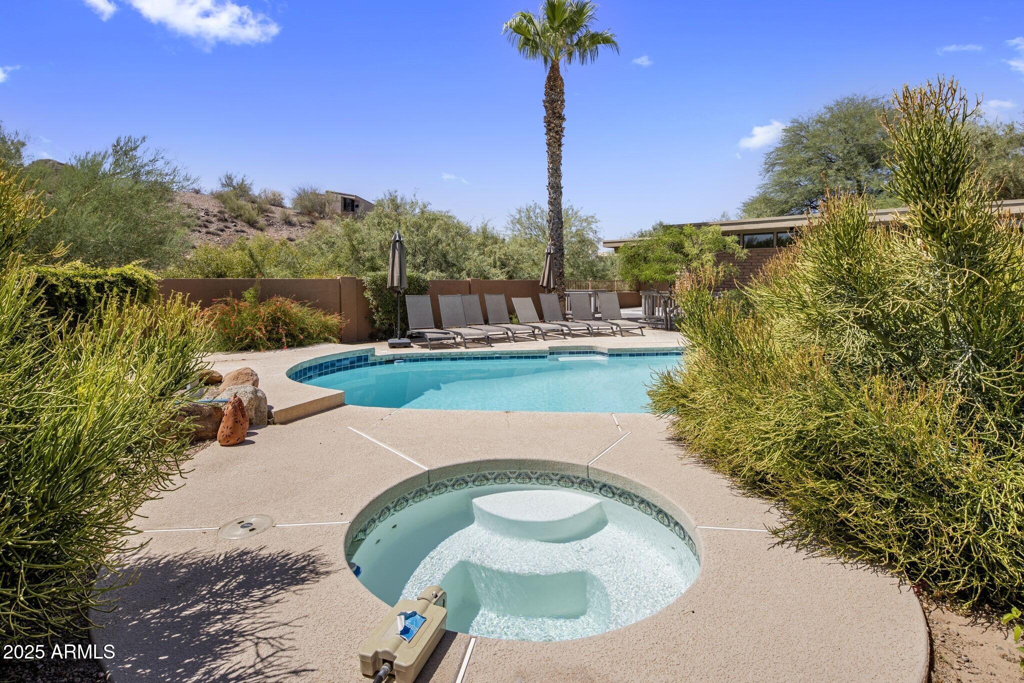 4737 E Valley Vista Lane