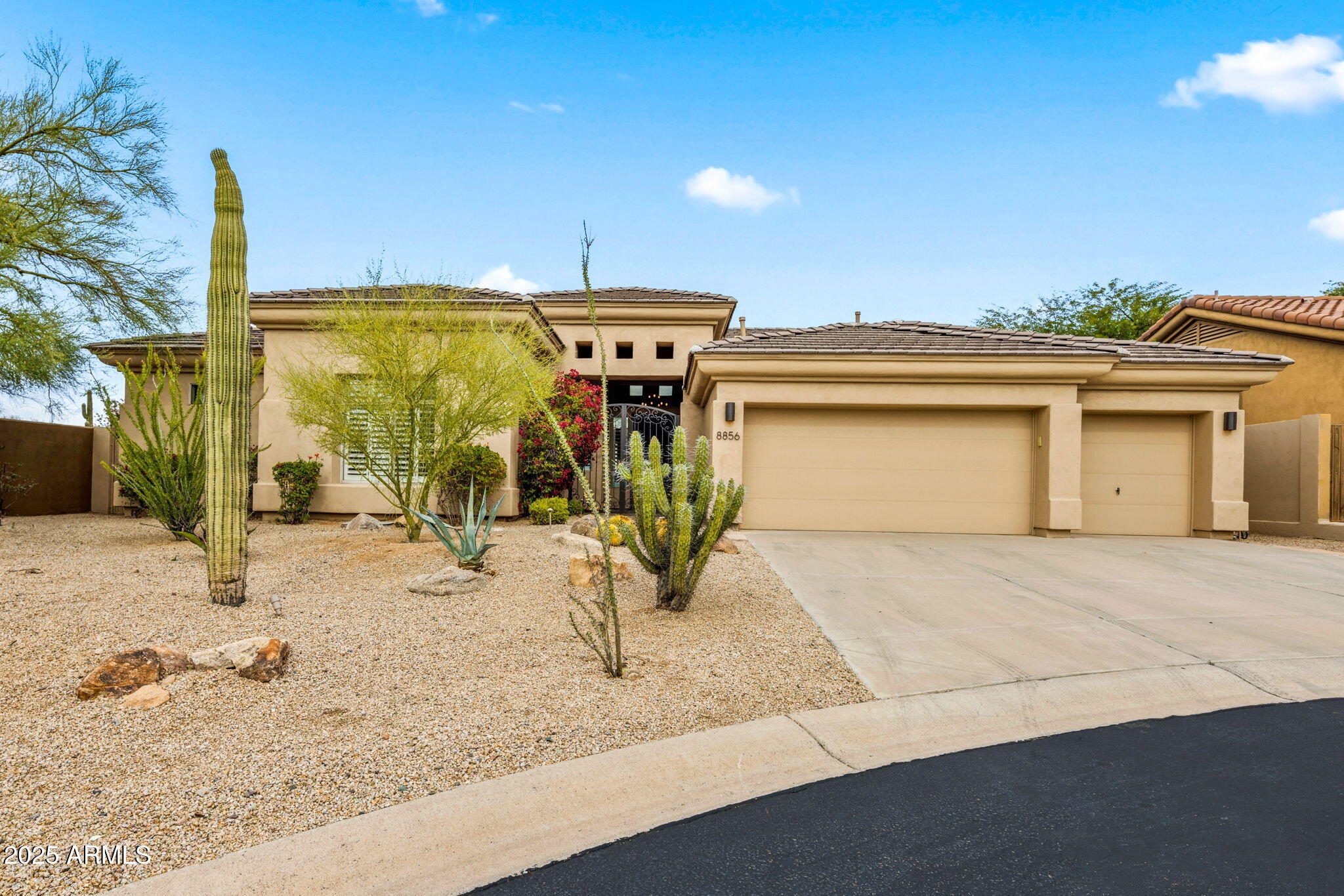 8856 E Via De Luna Drive