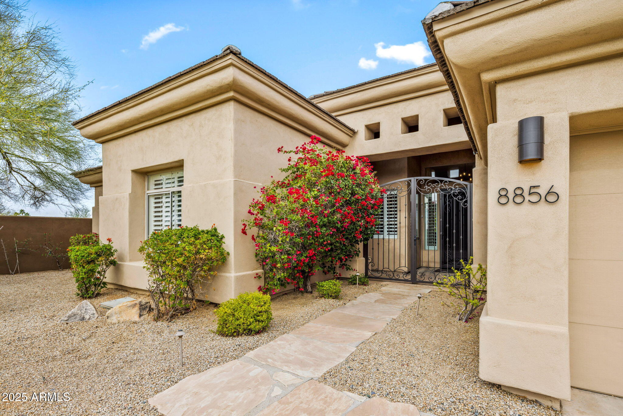 8856 E Via De Luna Drive