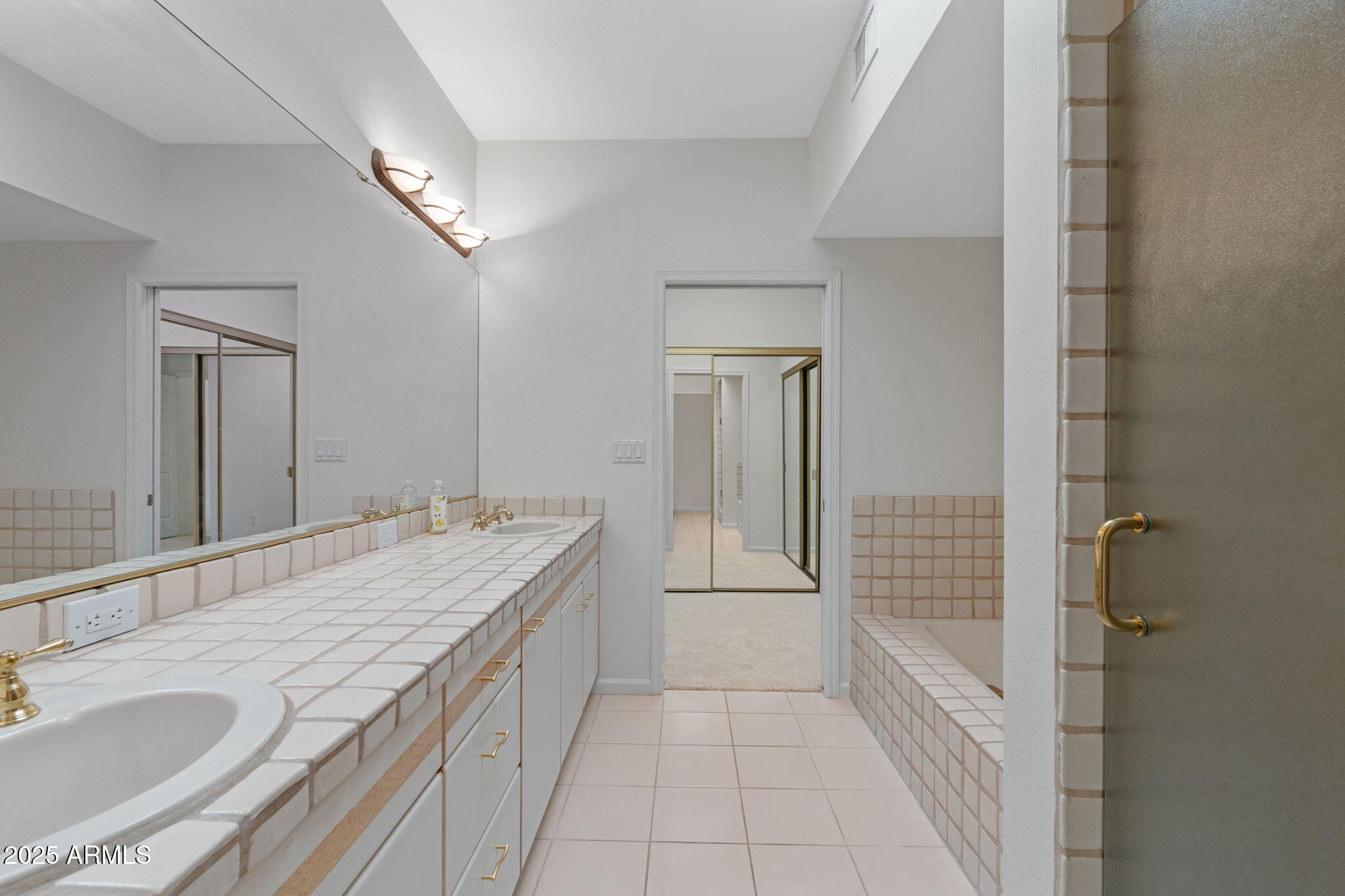 8510 E VISTA BONITA Drive