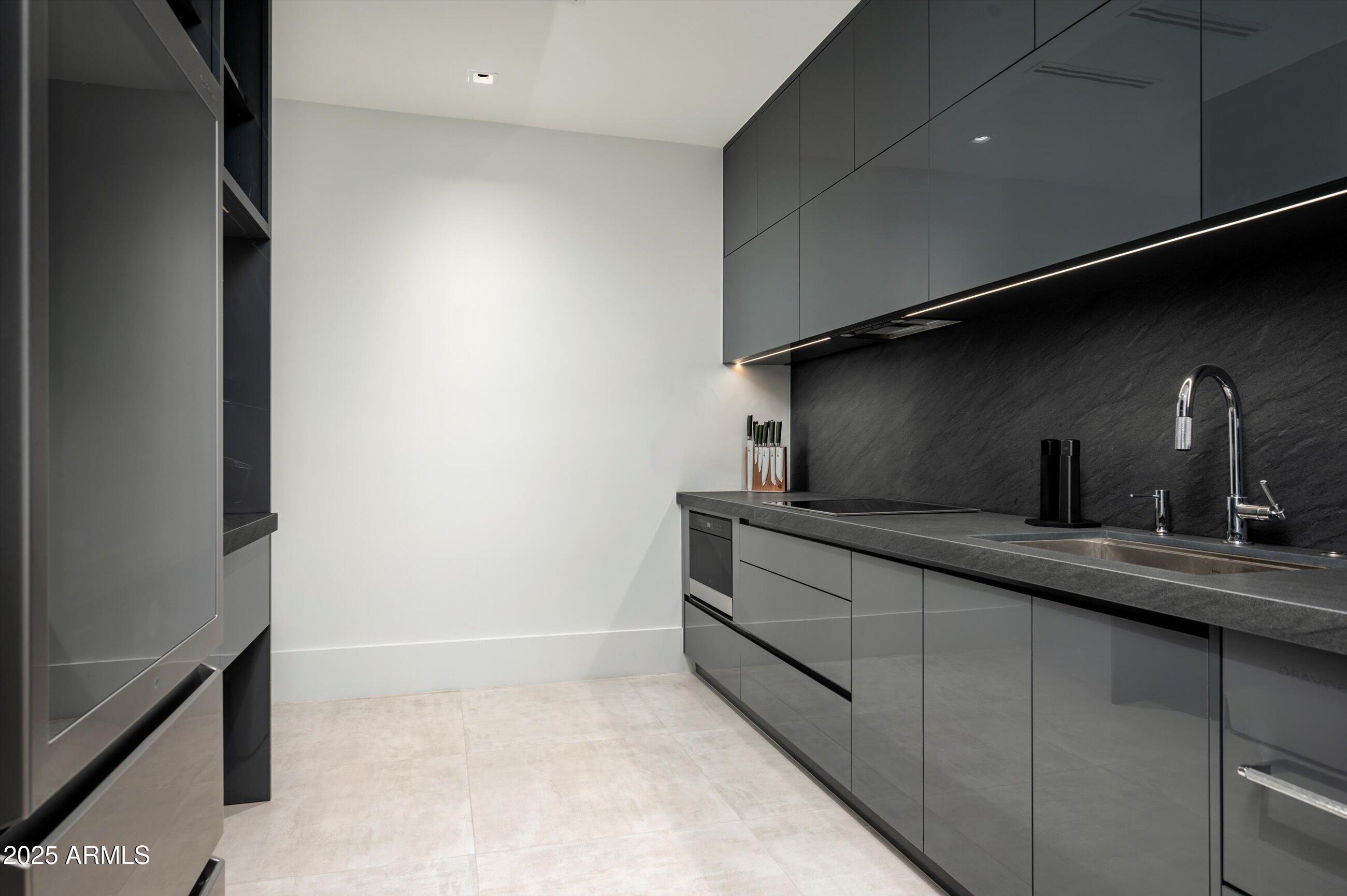 10784 E PINNACLE PEAK Road