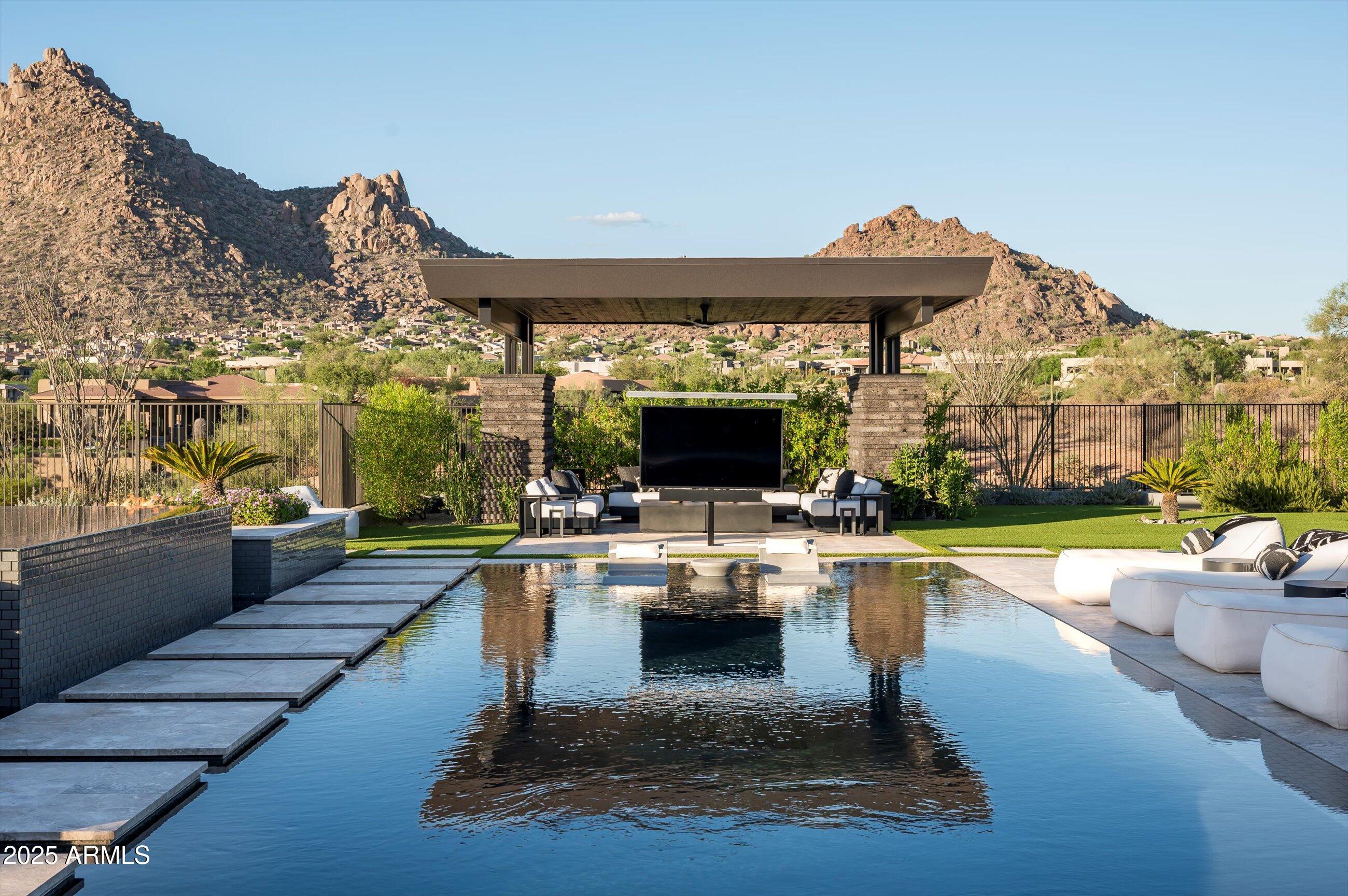 10784 E PINNACLE PEAK Road