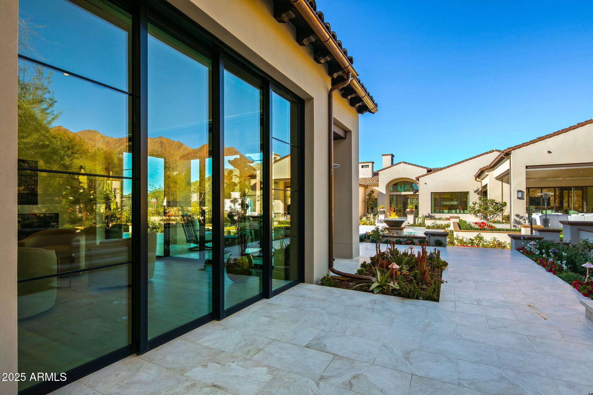 10927 E Windgate Pass Drive, 1519