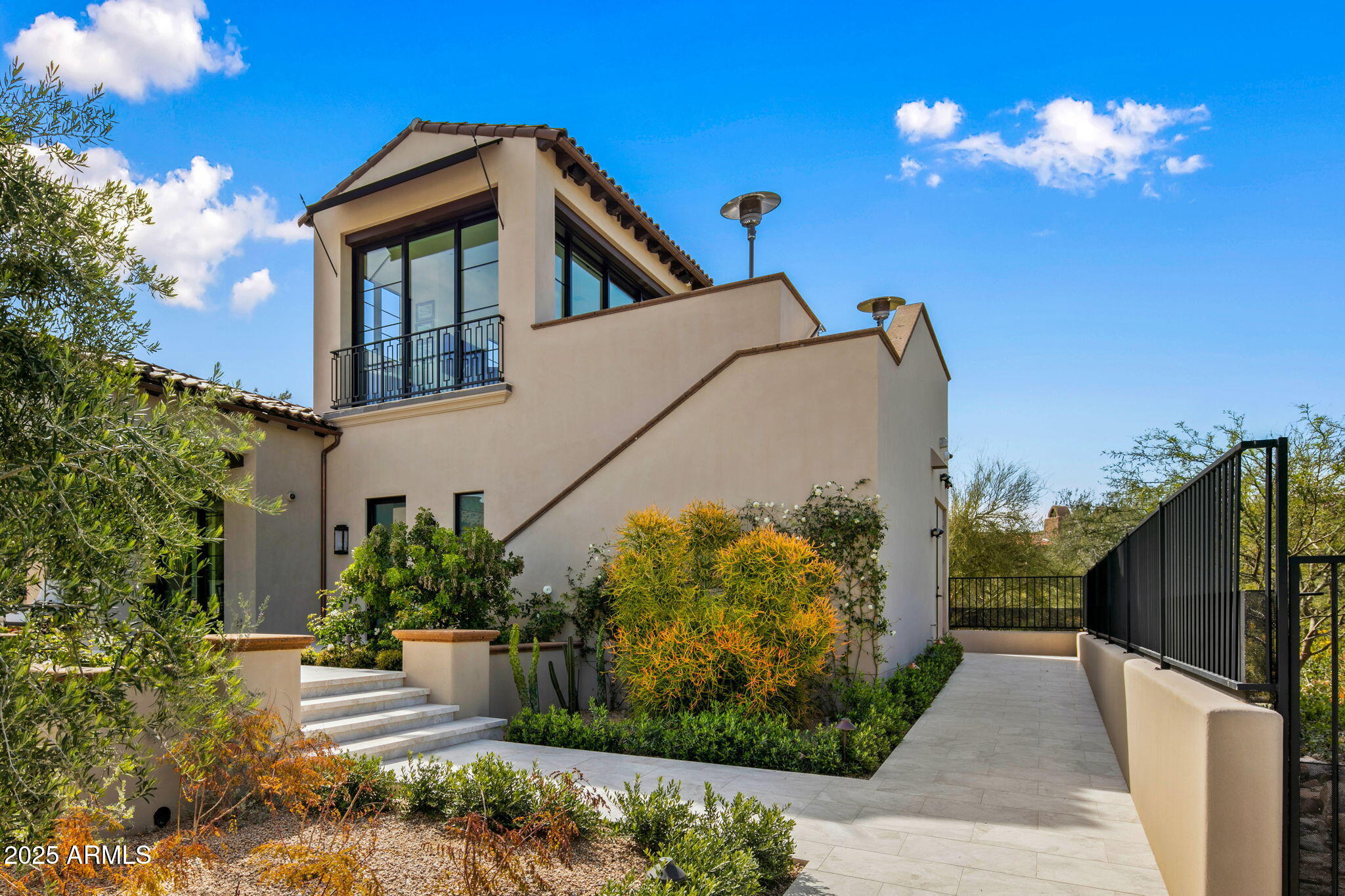 10927 E Windgate Pass Drive, 1519