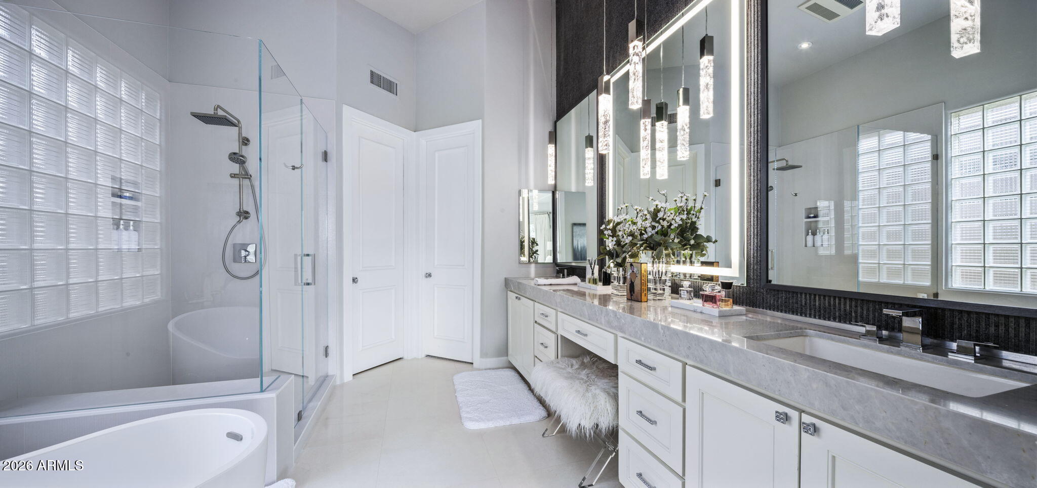 11129 E JUAN TABO Road