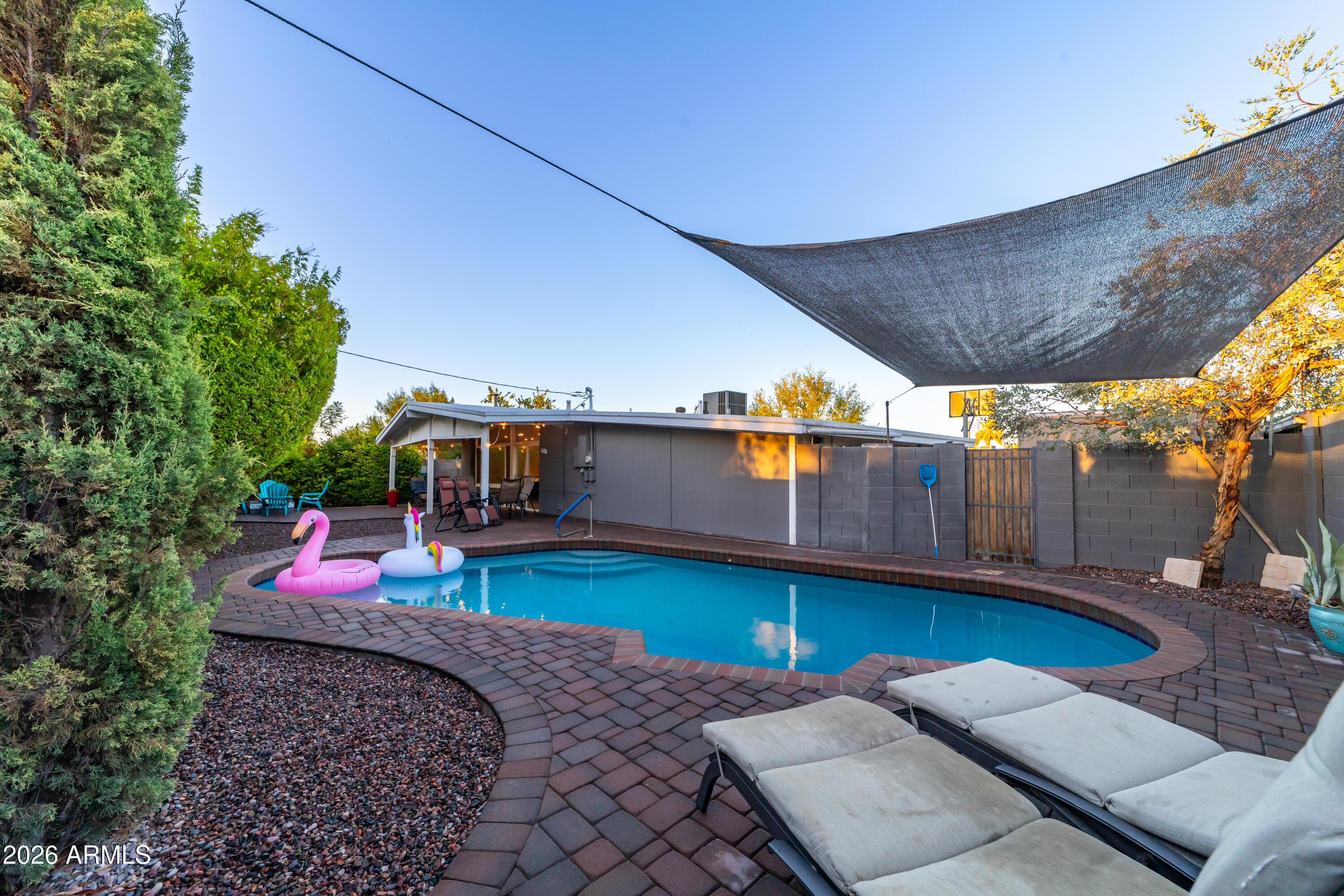 2624 N 68TH Place