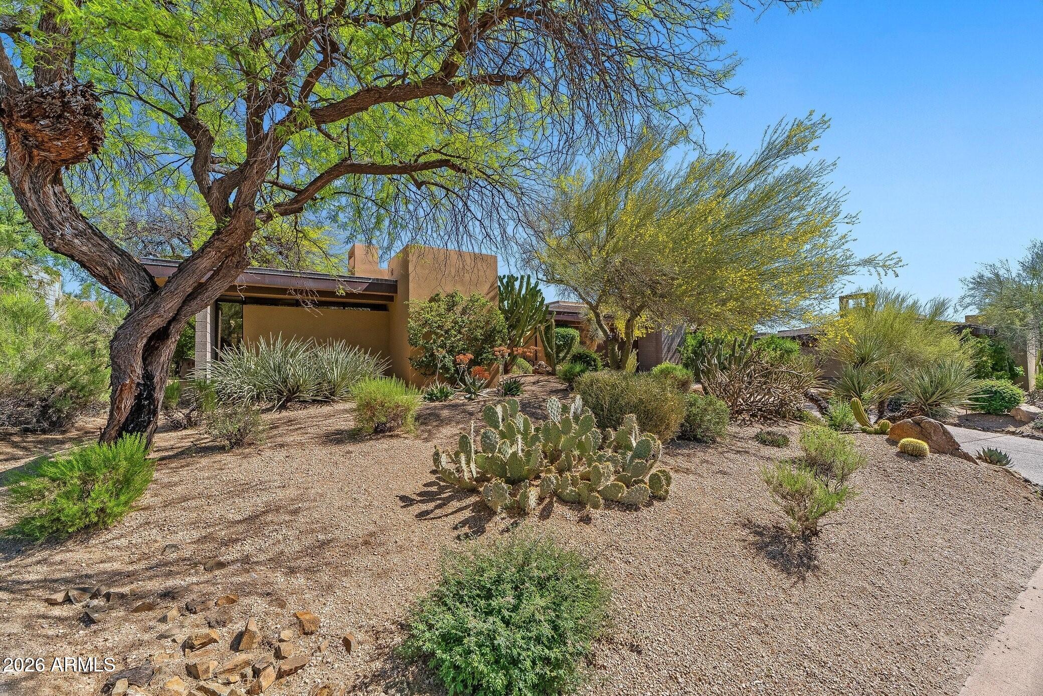 10675 E FERNWOOD Lane