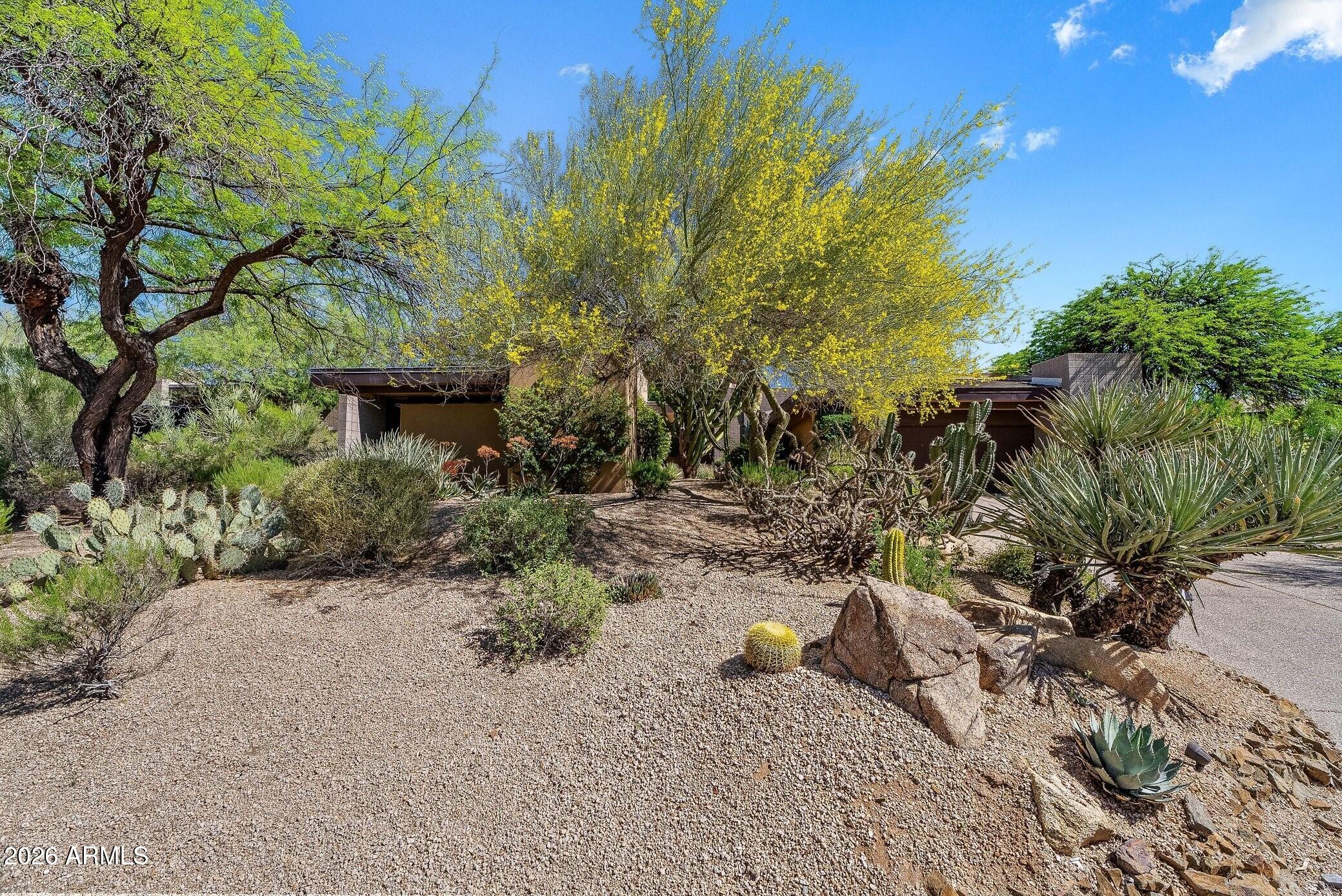 10675 E FERNWOOD Lane